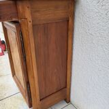 Cherry and walnut jam maker