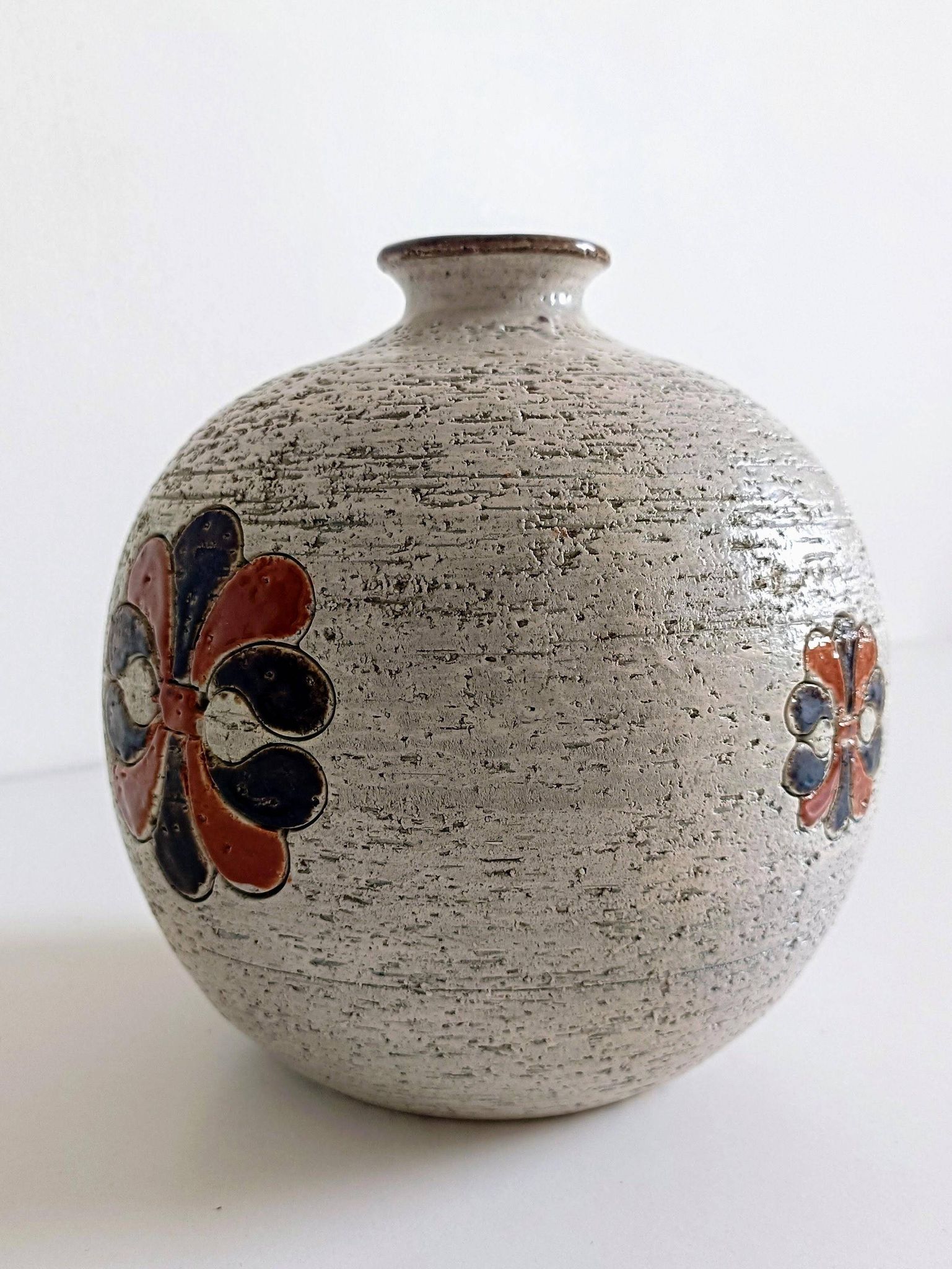 Bitossi by Aldo Londi Chamotte Ball Vase, Italy, 1960s