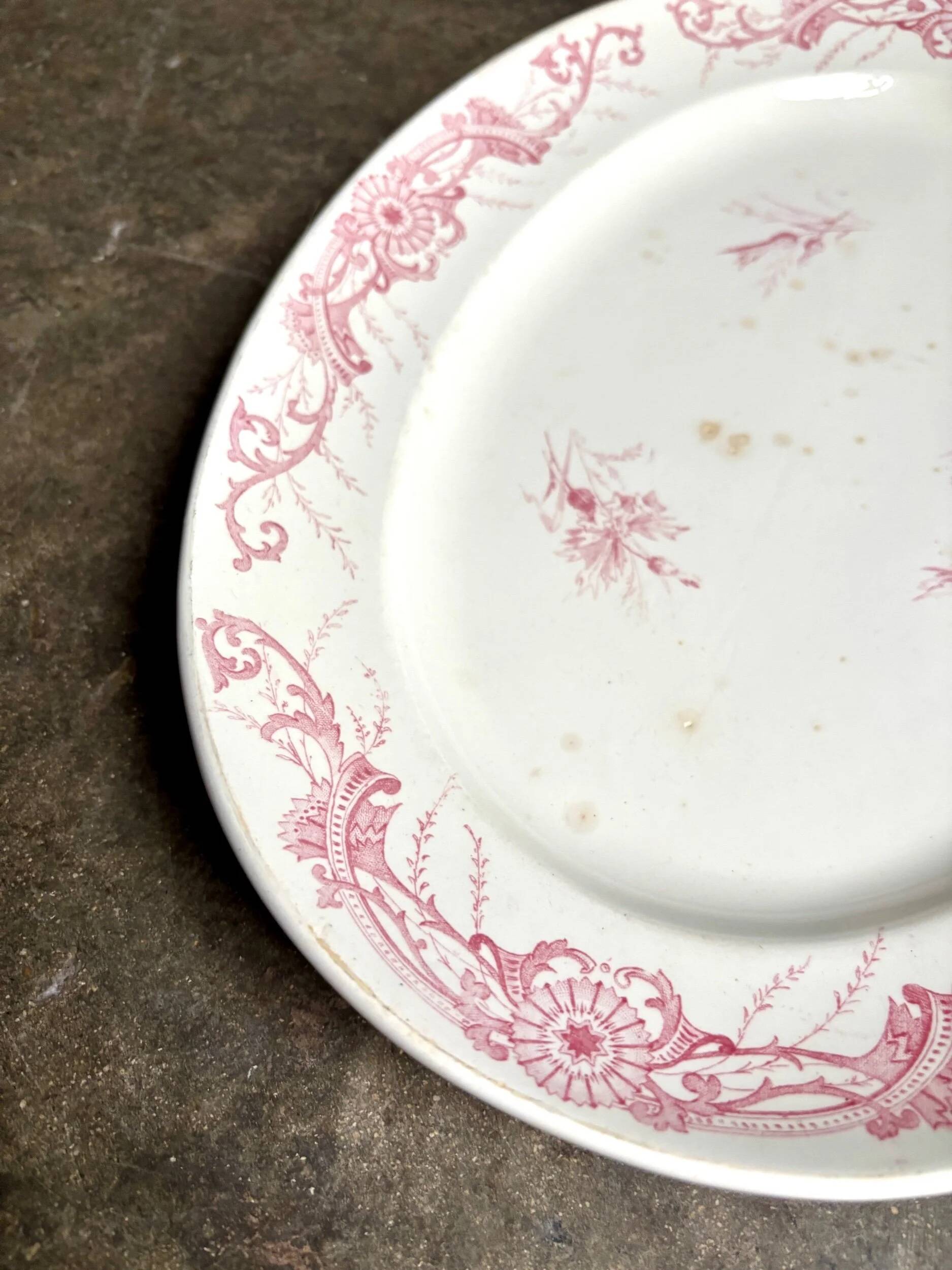Creil & Montereau oval dish in pink ironstone, "Centaurée" service