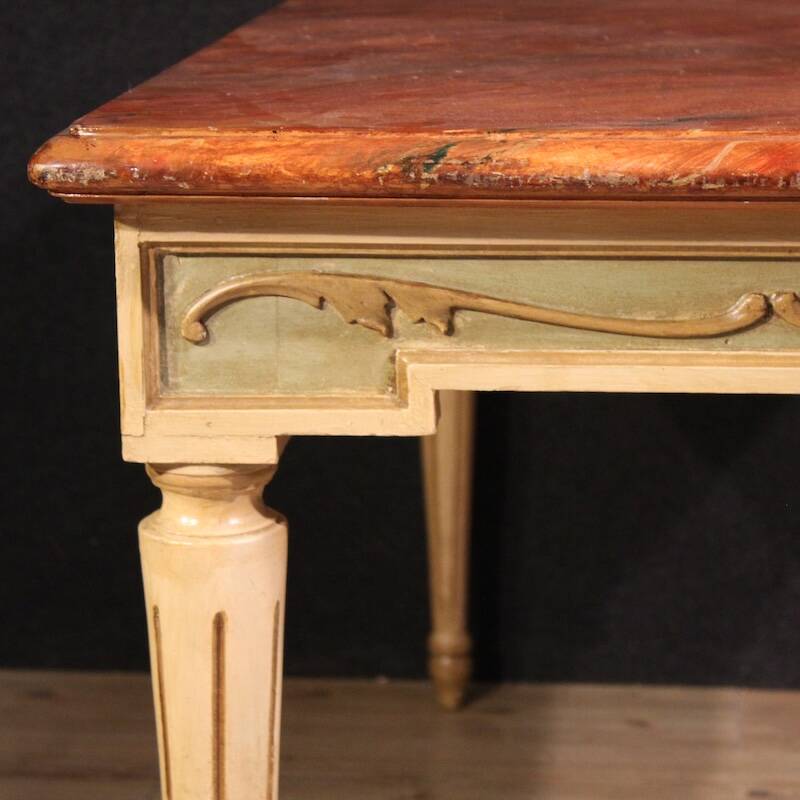 Table laquée et peinte de style Louis XVI du 20e siècle