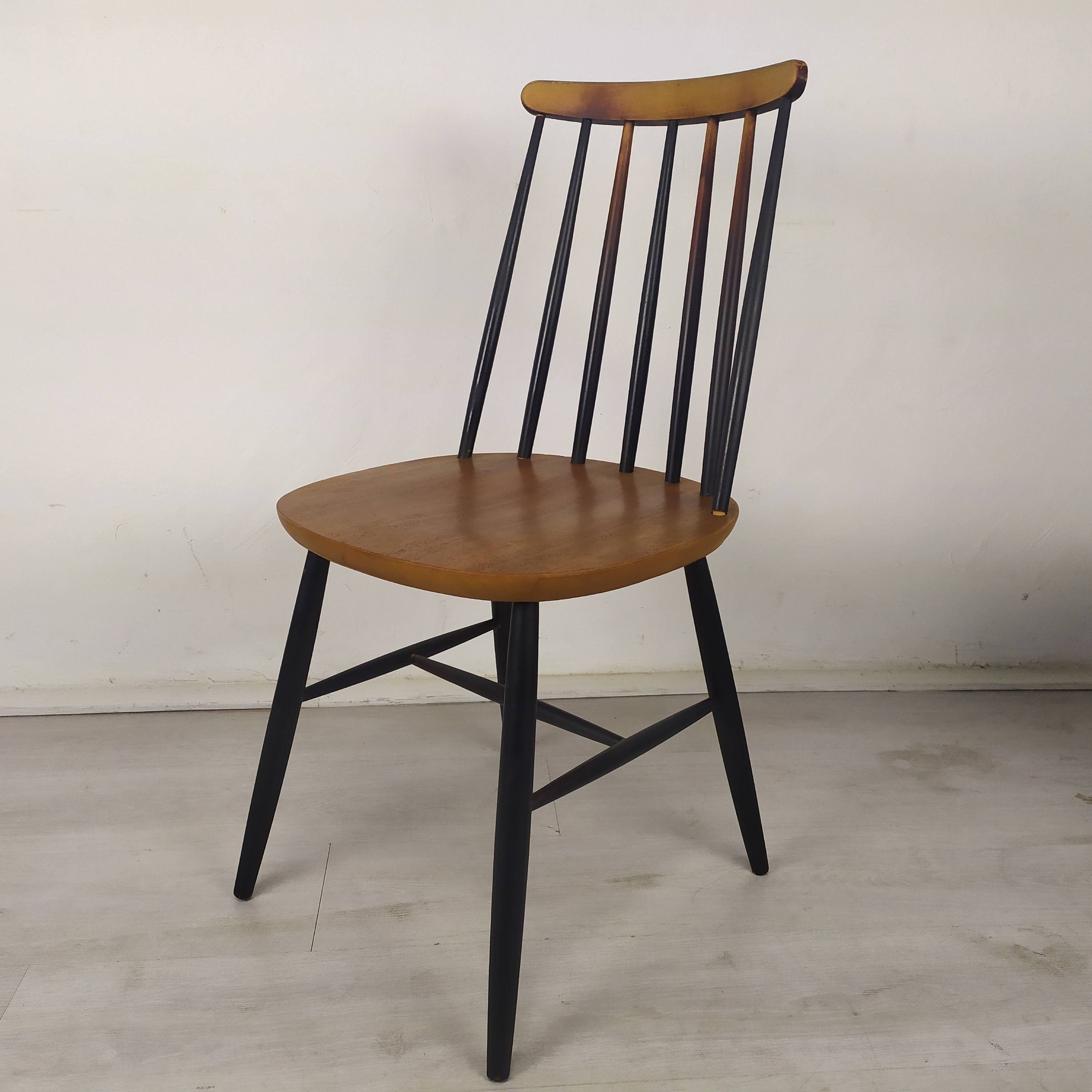 6 Scandinavian chairs