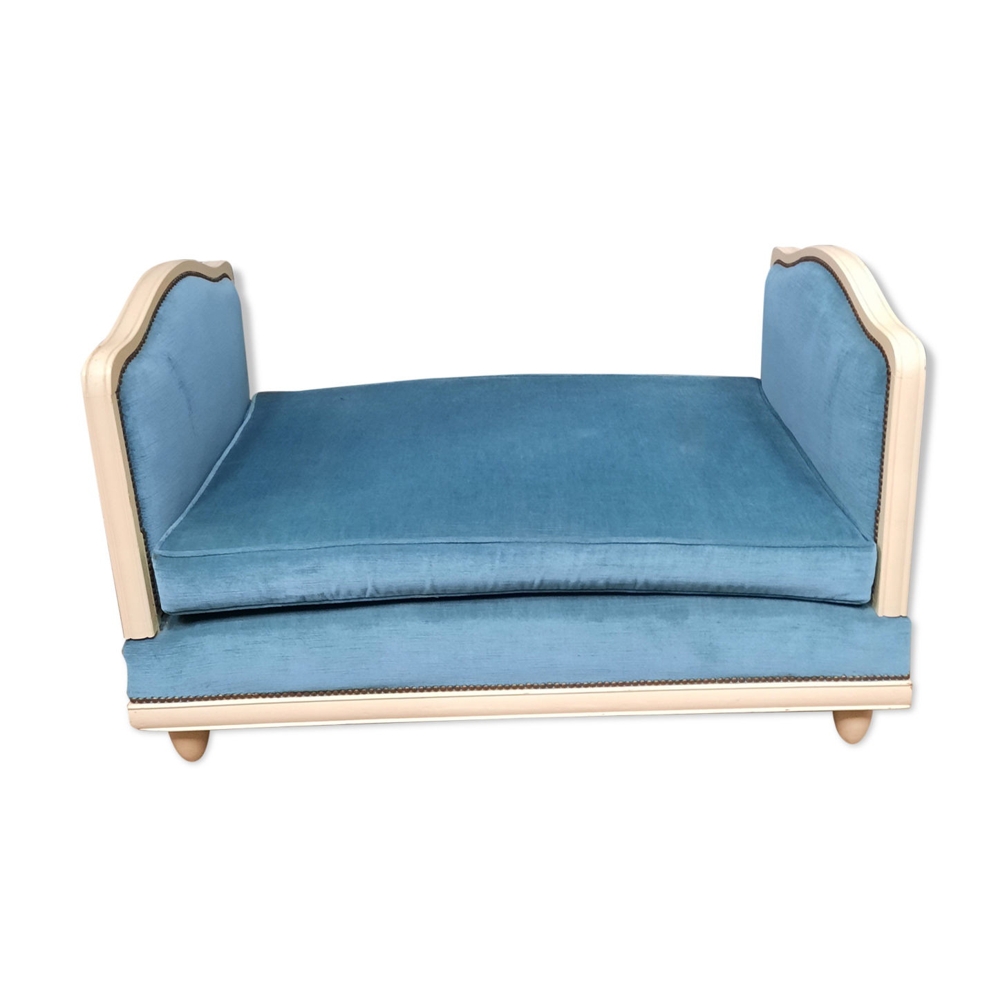 Convertible bench in the year 1950