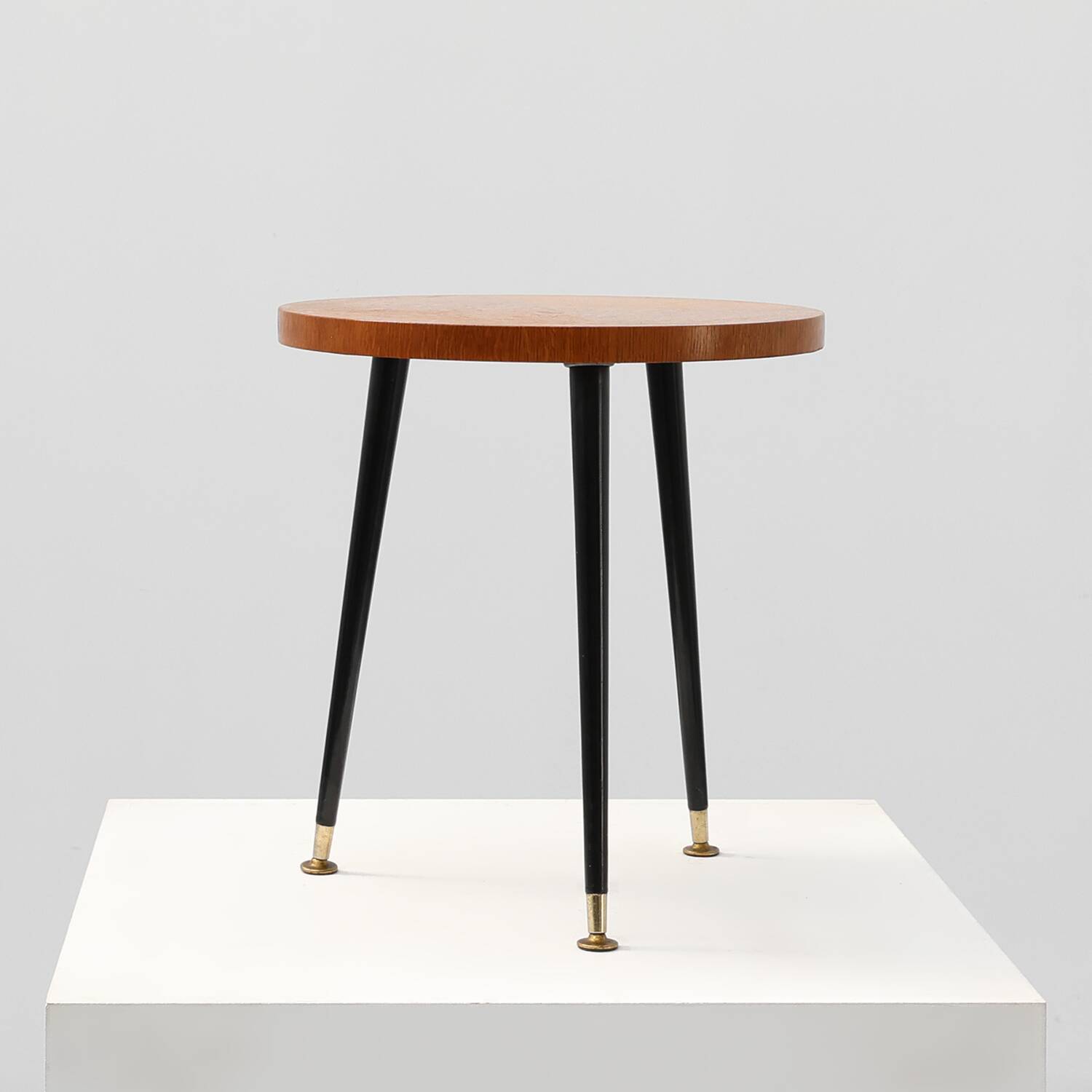 Mid‑Century Tripod Side Table with Black Tapered Legs and Brass Feet, Italy
