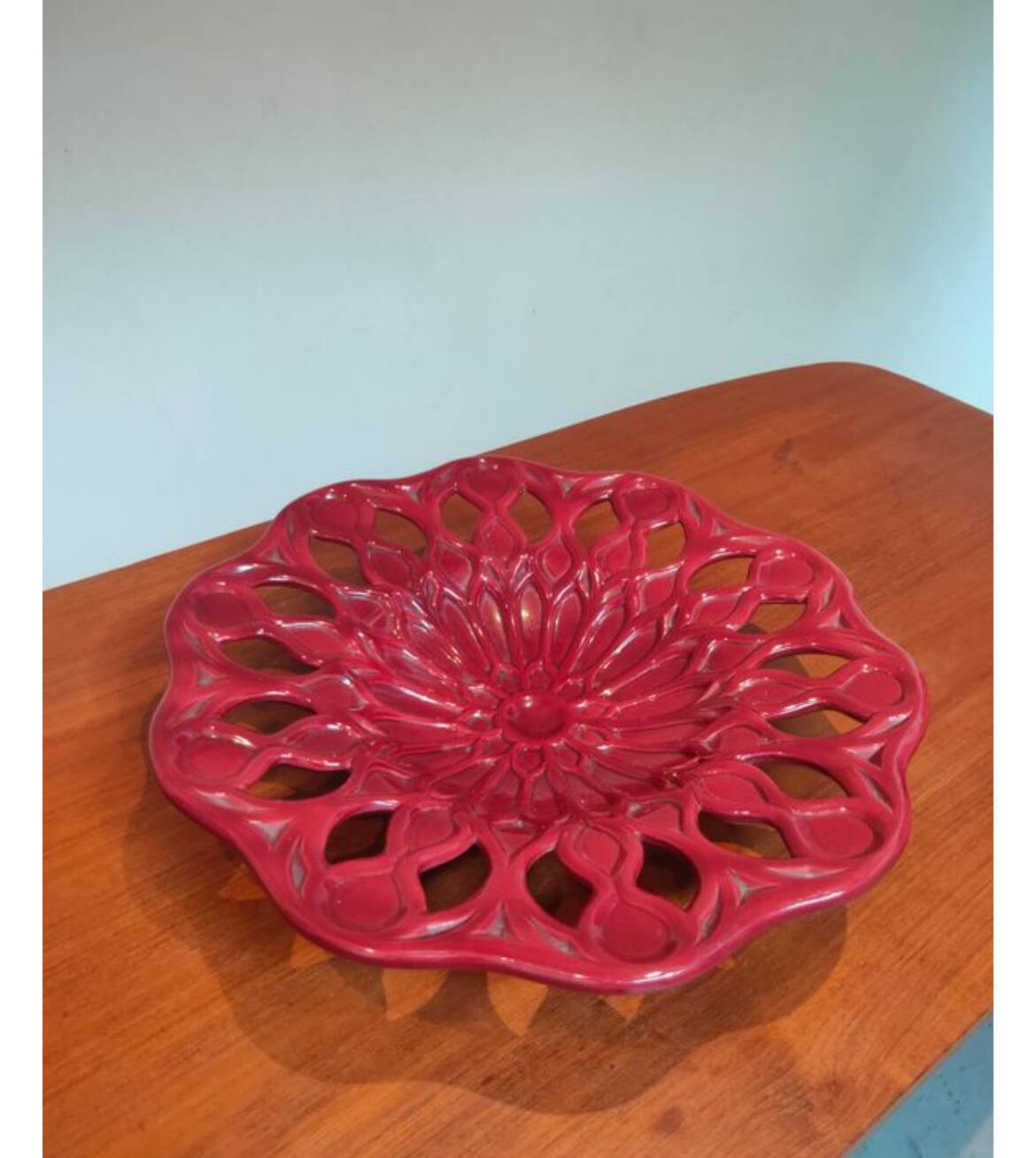 Cut-out ceramic basket plate