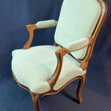 Large Queen-style back armchair in solid cherry wood, Louis XV style