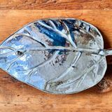 Large tray, leaf-shaped centerpiece