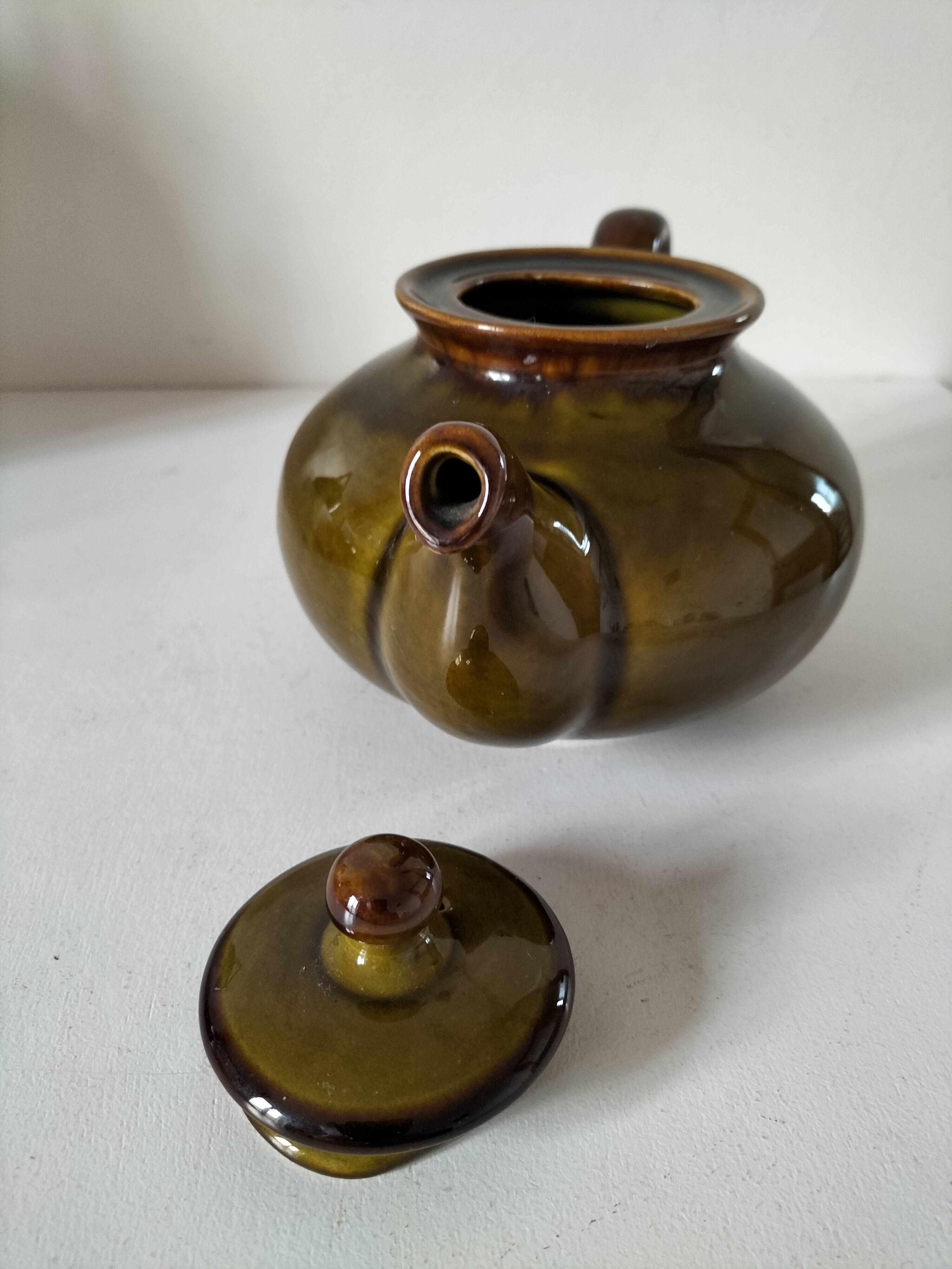 Saint Clément earthenware teapot