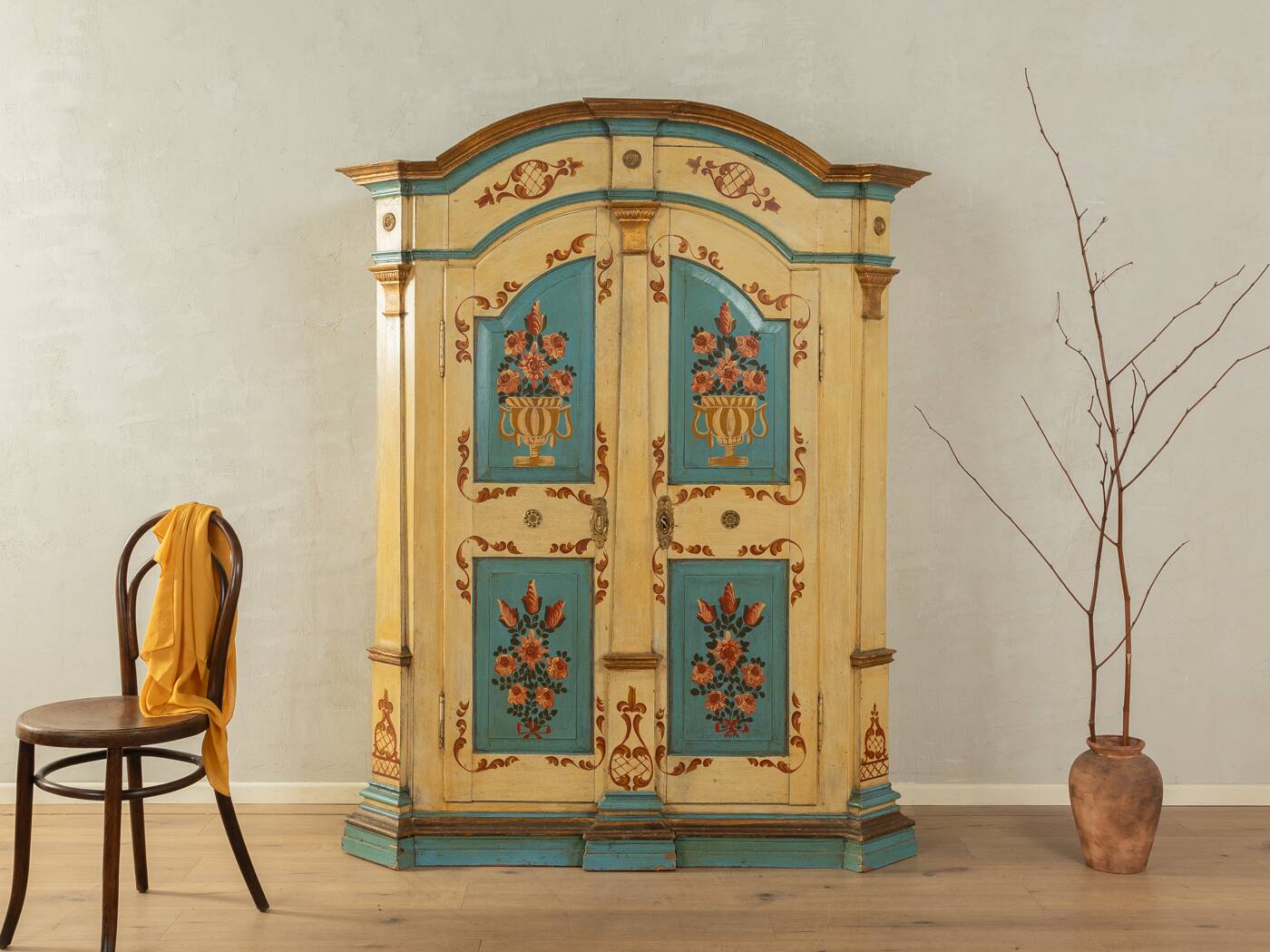 Armoire ancienne / 18e siècle