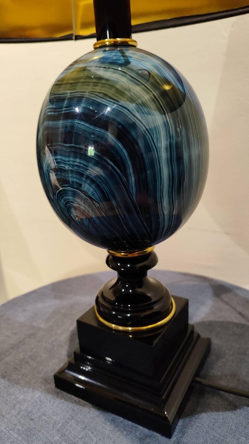 The Dolphin table lamp