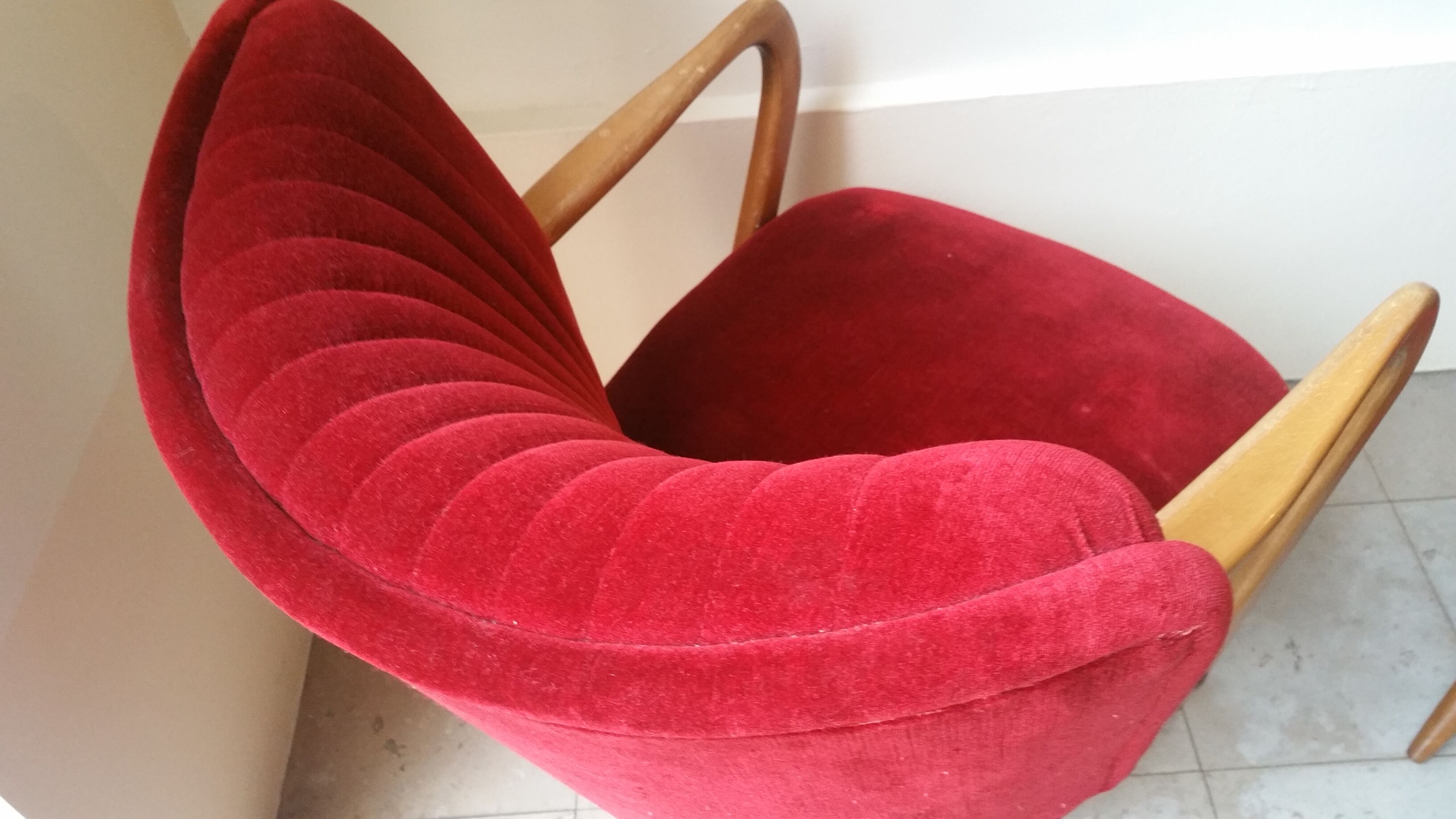 1/4 chairs red cinema cocktails