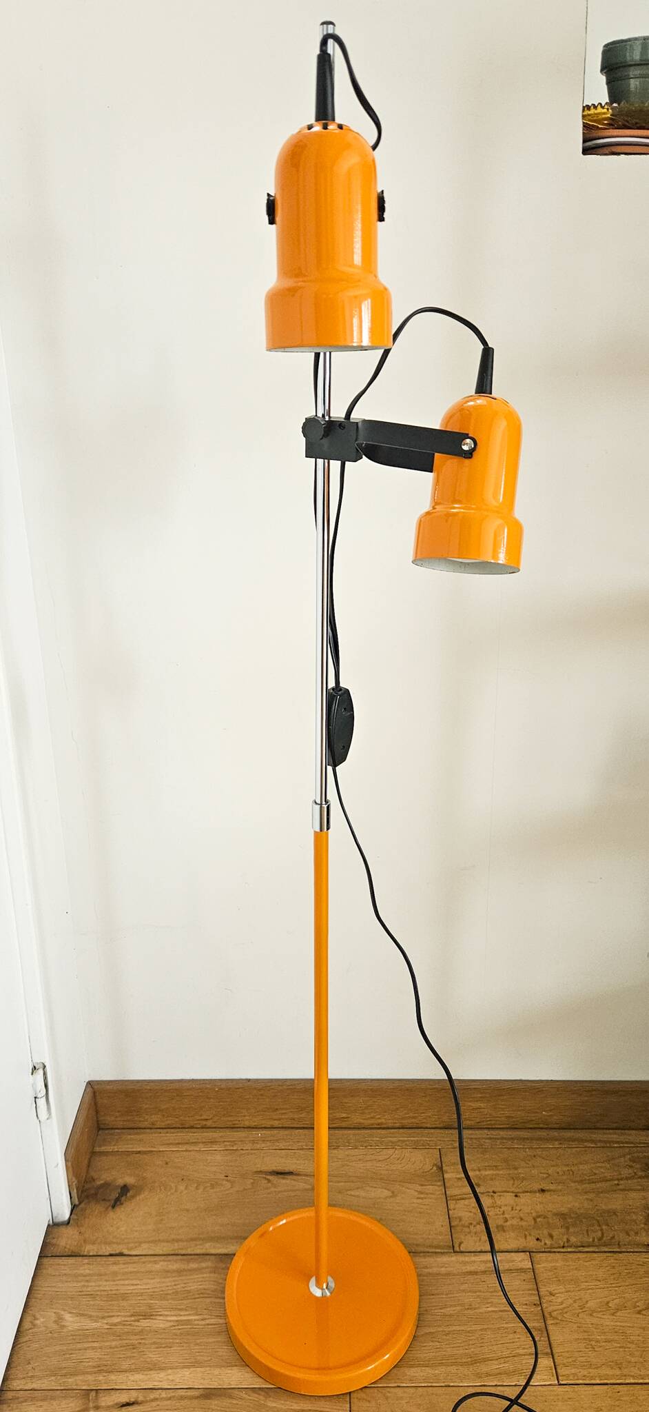 Vintage 1970s floor lamp with 2 spots, chrome, orange and black.