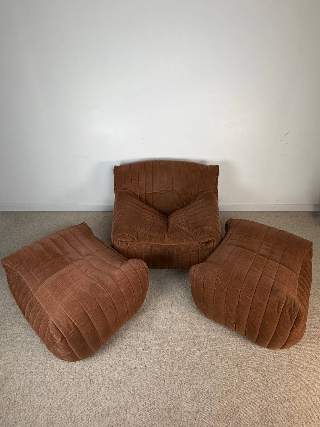 Armchair and two poufs – Annie Hiéronimus for Cinna – Corduroy velvet