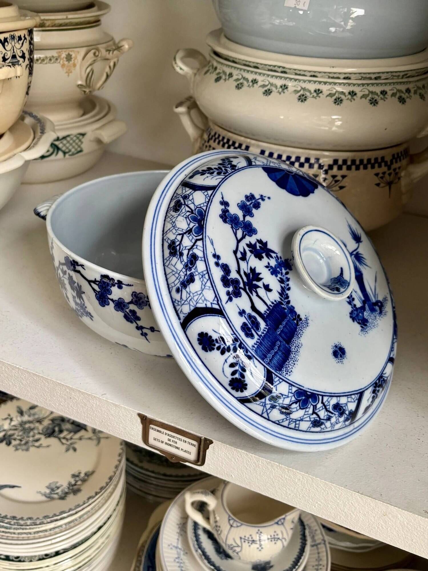Large soup tureen Creil & Montereau in blue ironstone, "Japan" service.
