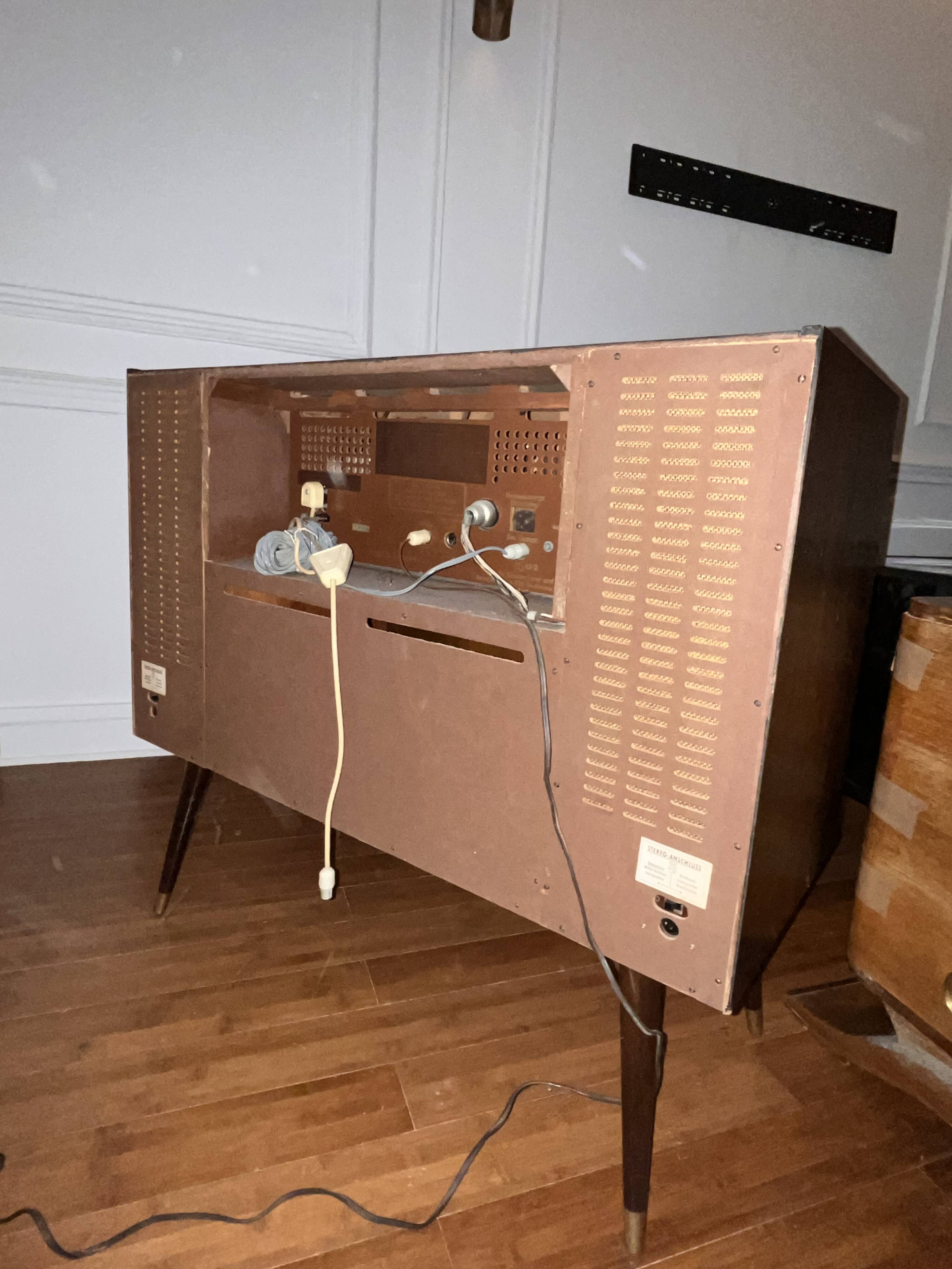Meuble radio schaub-lorenz balalalka stereo 10