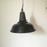Paire de lampes suspensions émaillées 1950