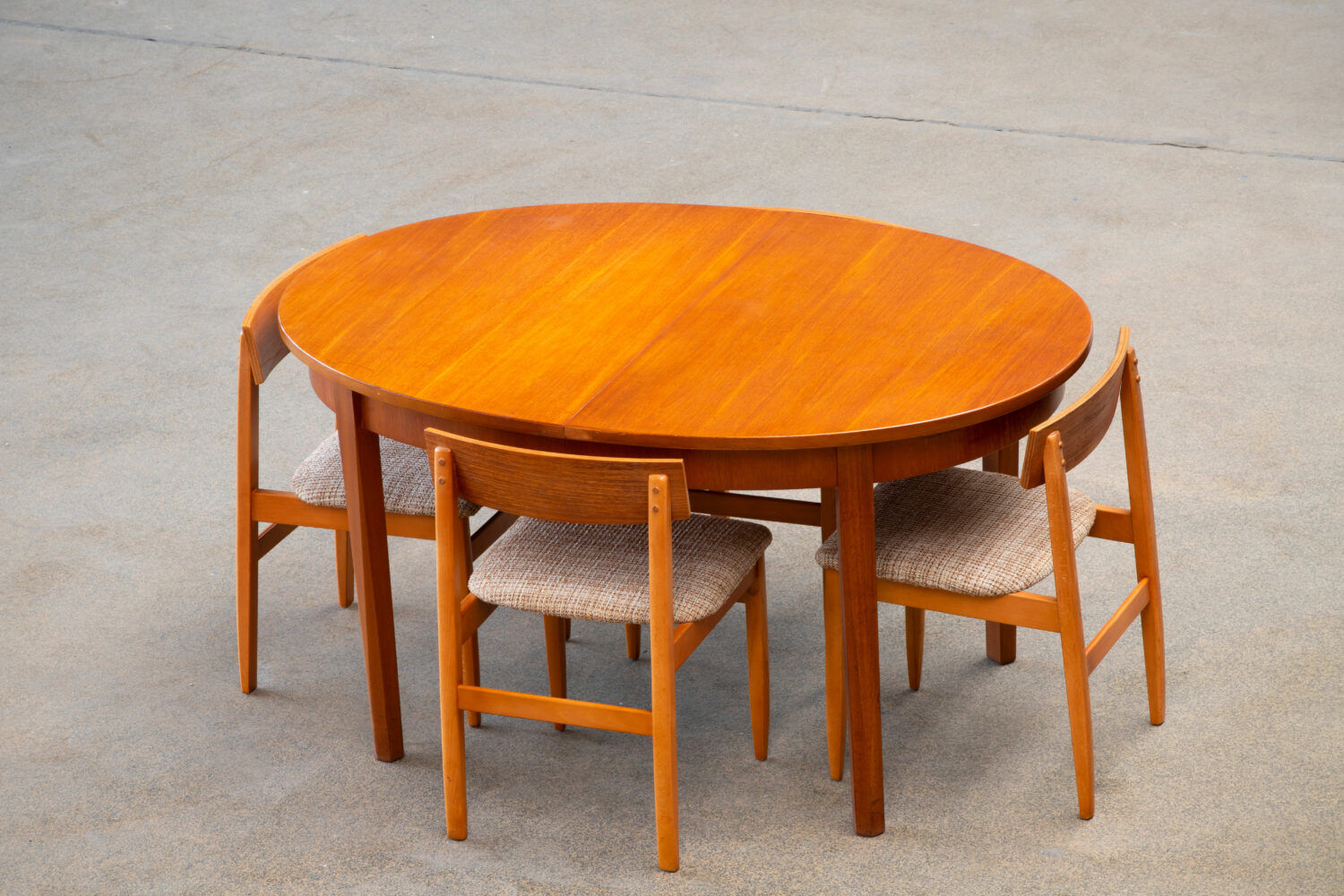 Scandinavian table in blond teck 1960