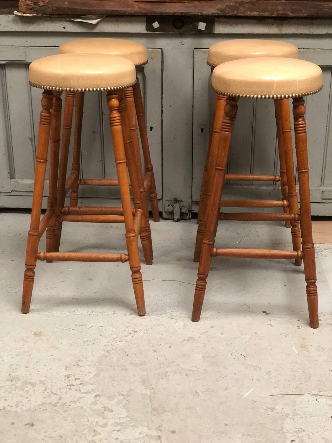 Tabourets de bar bistrot en chêne et cuir