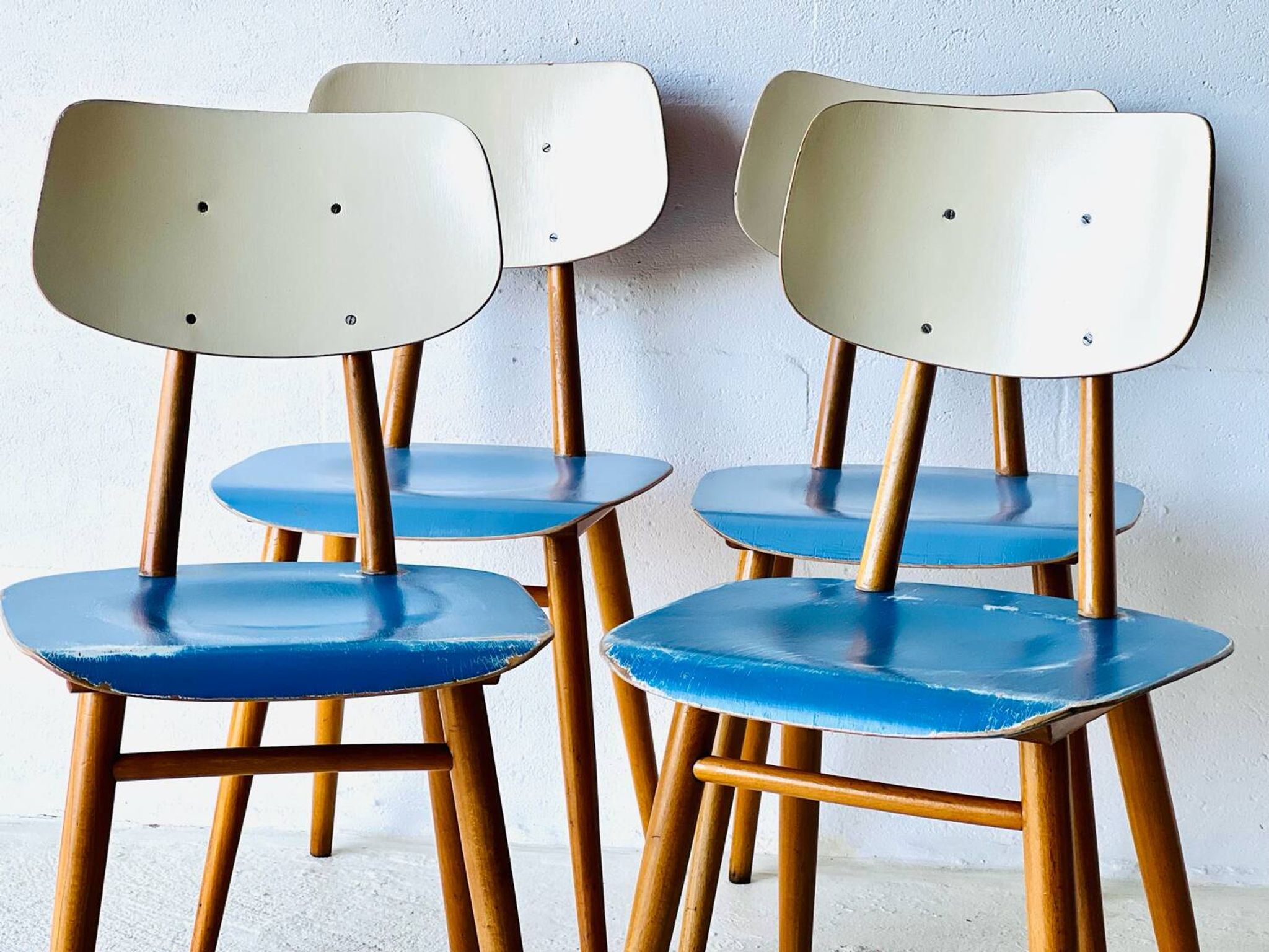 Chaises de salle à manger par TON