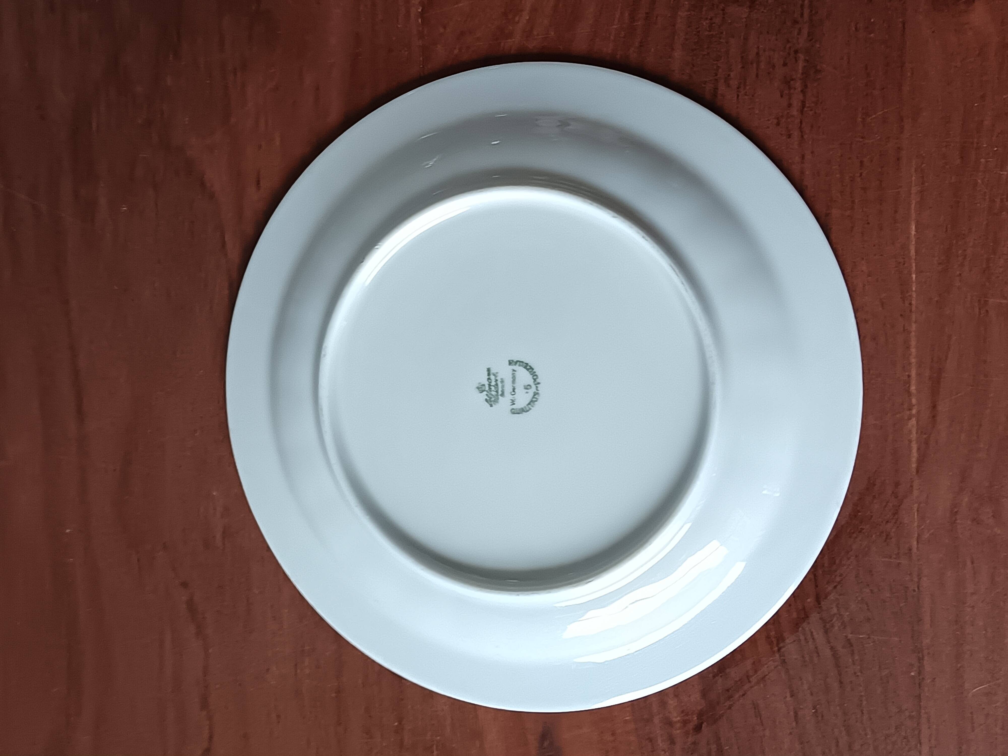 Service dessert, 6 plates and vintage porcelain dish from Germany.