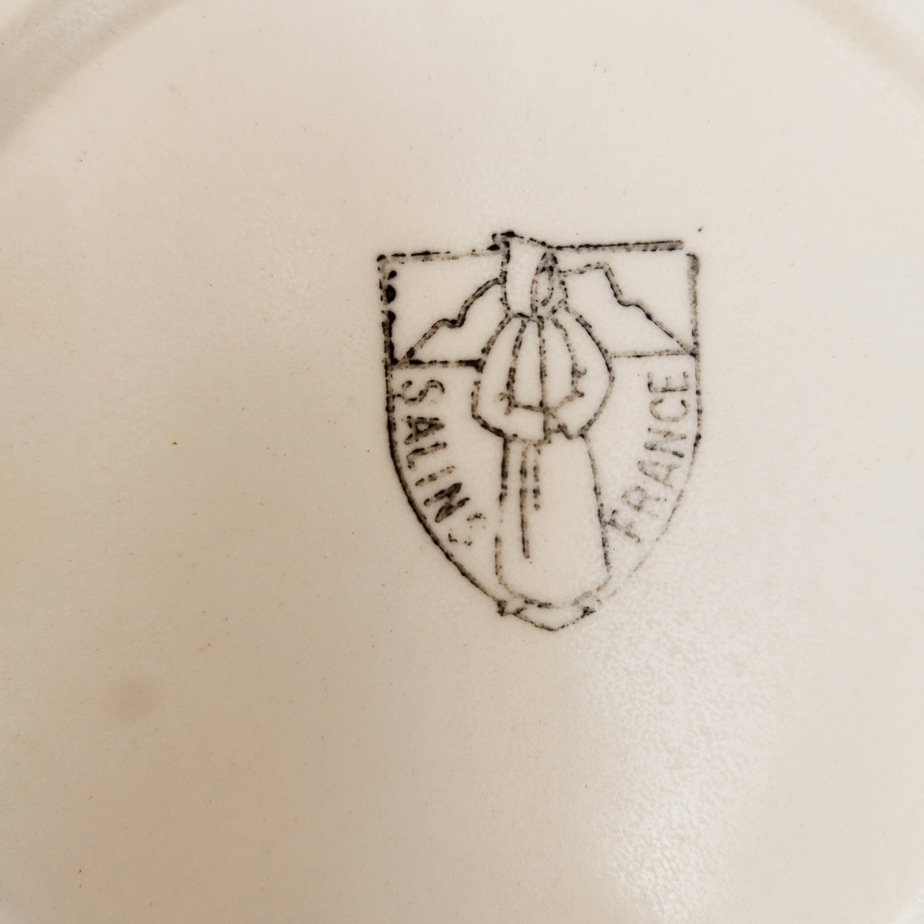 Salins earthenware plates
