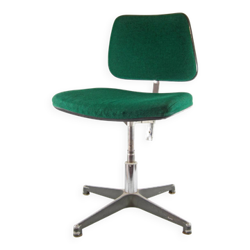 Green vintage Scandinavian desk chair – mid-century modern, adjustable and comfortable