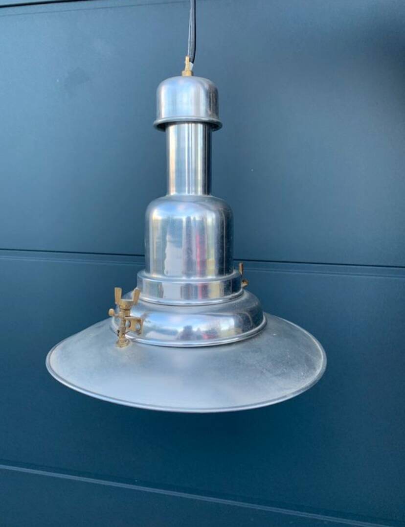 Industrial style aluminum suspension