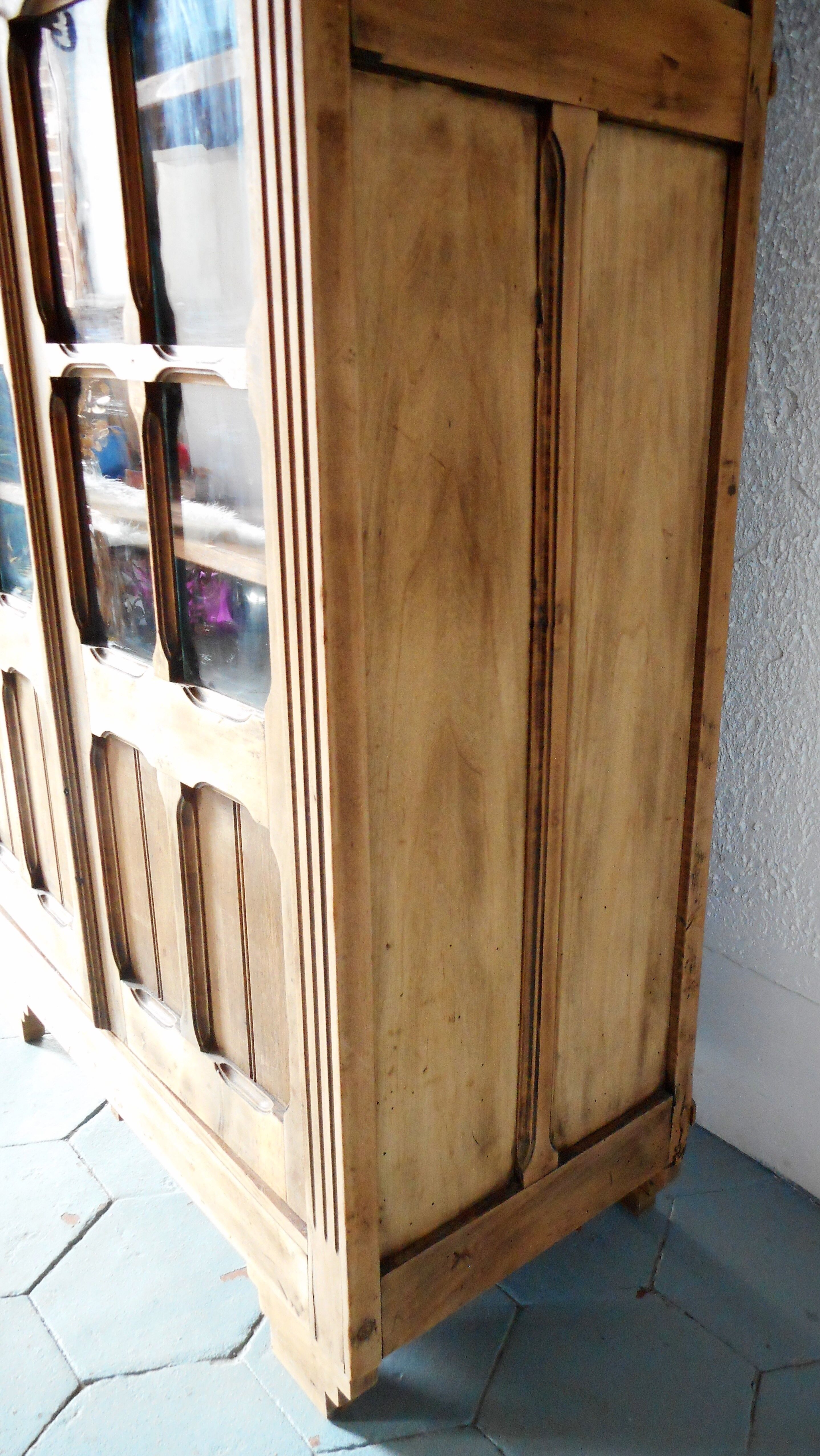 Glass cabinet in paris