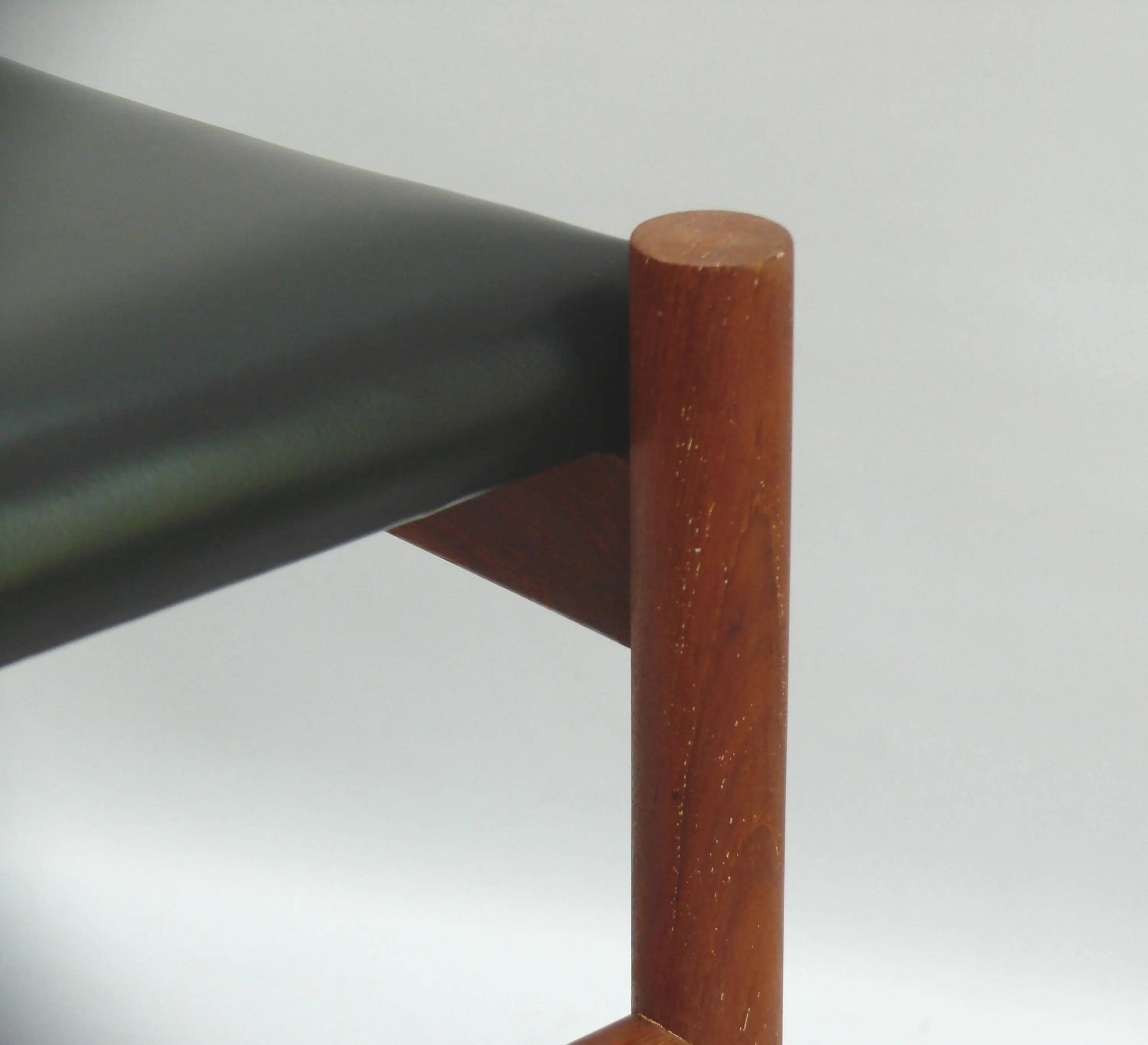 Ottoman - tabouret, teck - simili cuir, Spottrup Danemark - années 1960