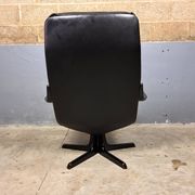 Fauteuil pivotant en cuir Danish Design Berg C90
