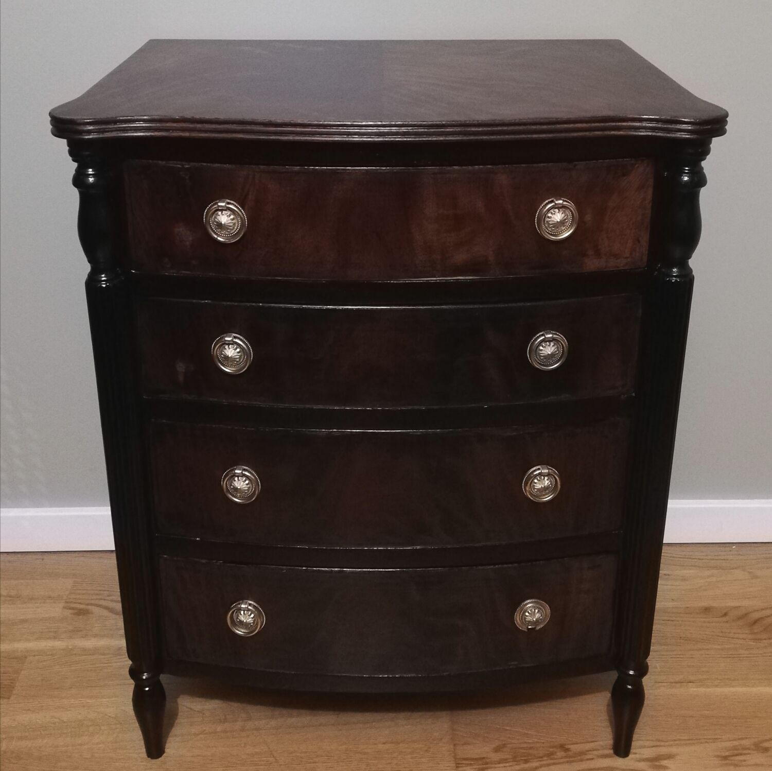 Chest of drawers 4 drawers in walnut and blackened wood.
