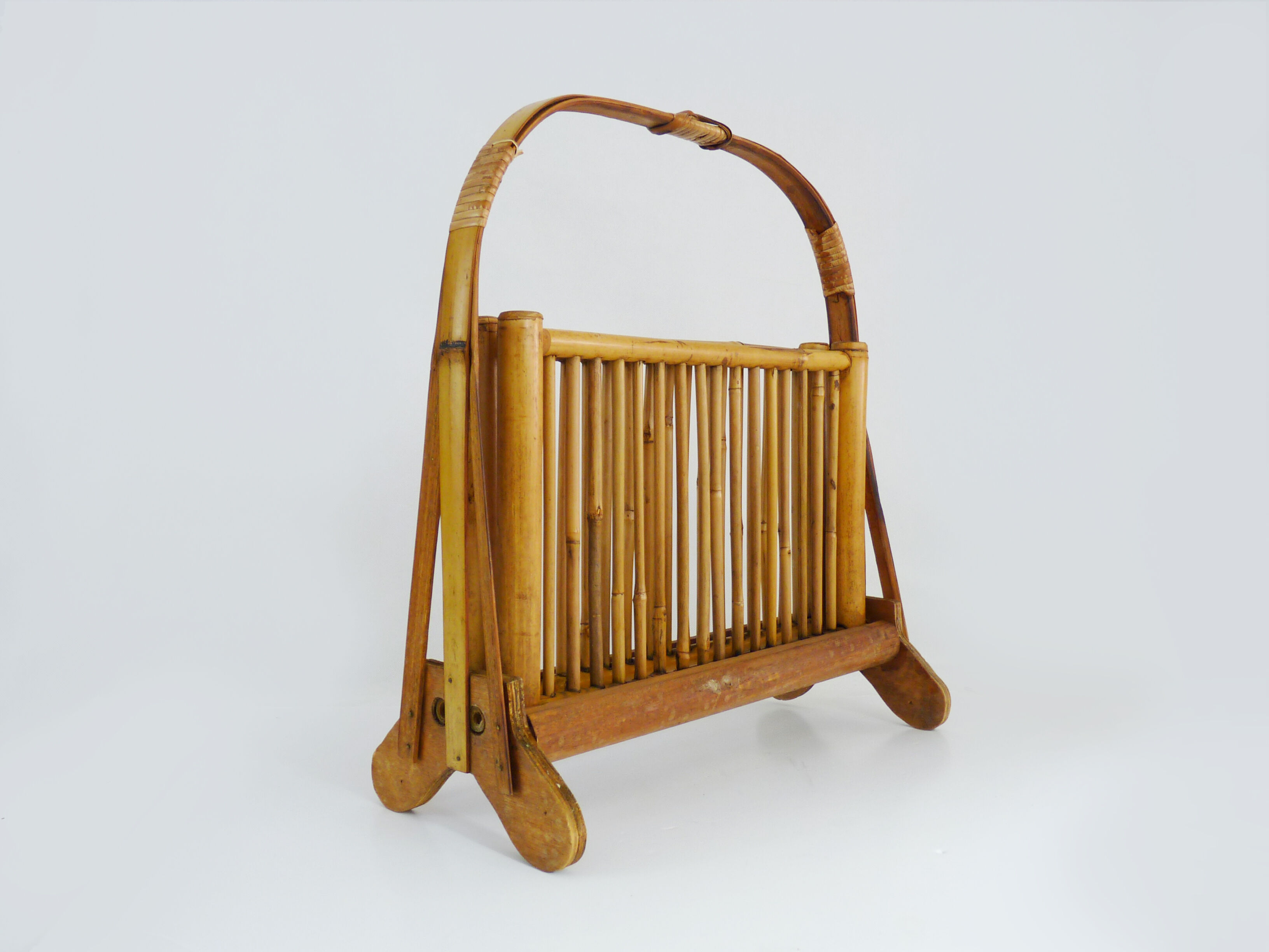 Foldable bamboo vintage magazine door, vintage magazine range. Year 70