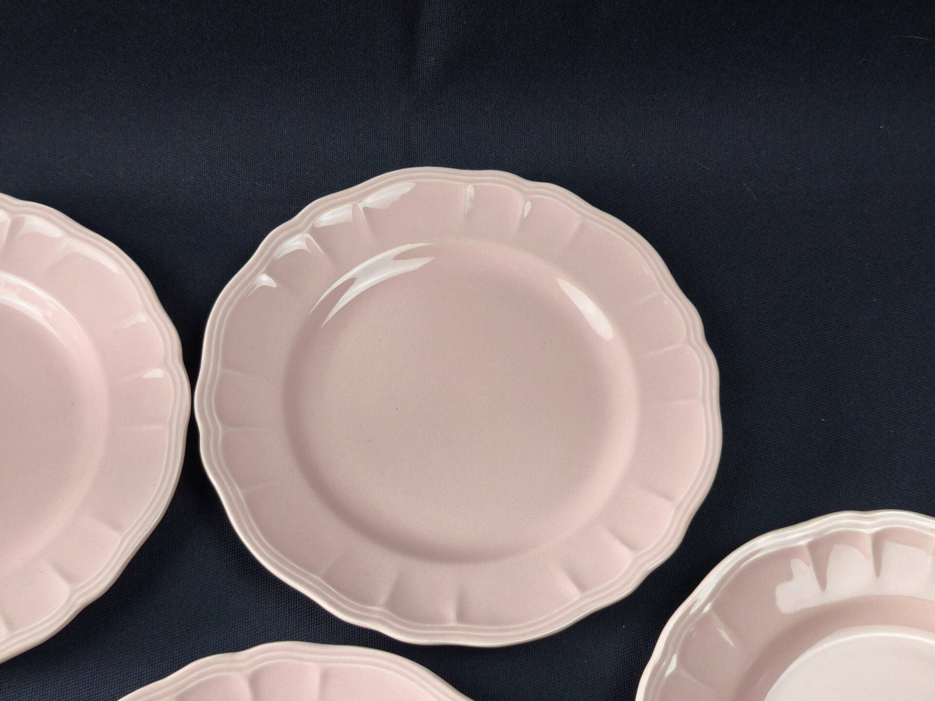 Title: 8 vintage Salins flat plates in powder pink – Ø 25.7 cm