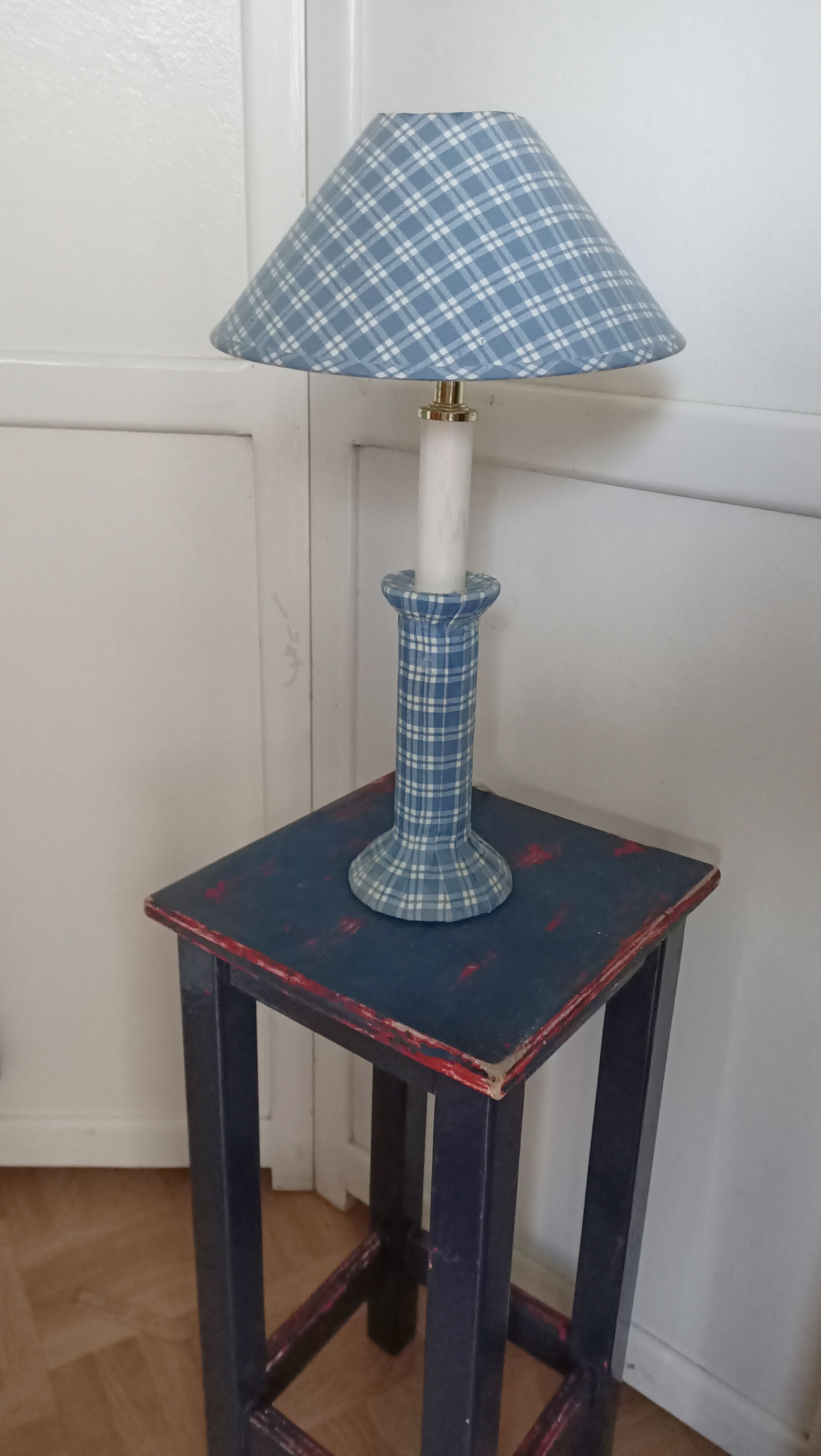 Vichy bedside lamp