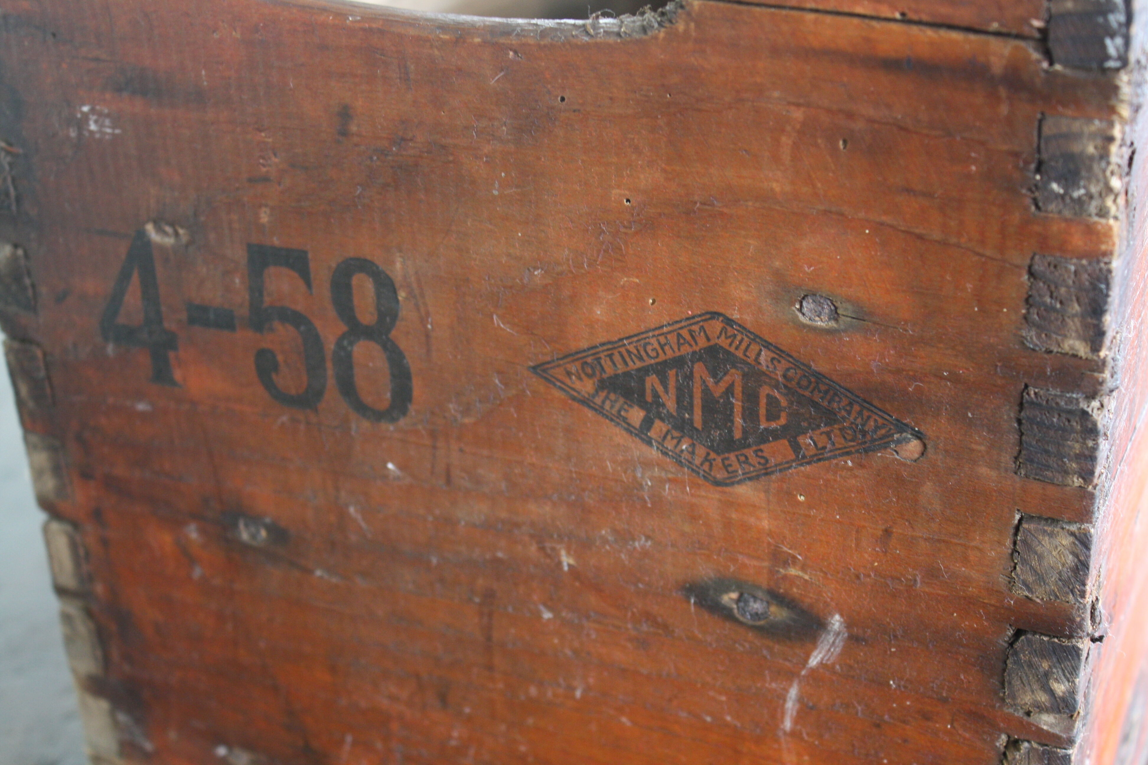Wooden crate for Camwal water bottles