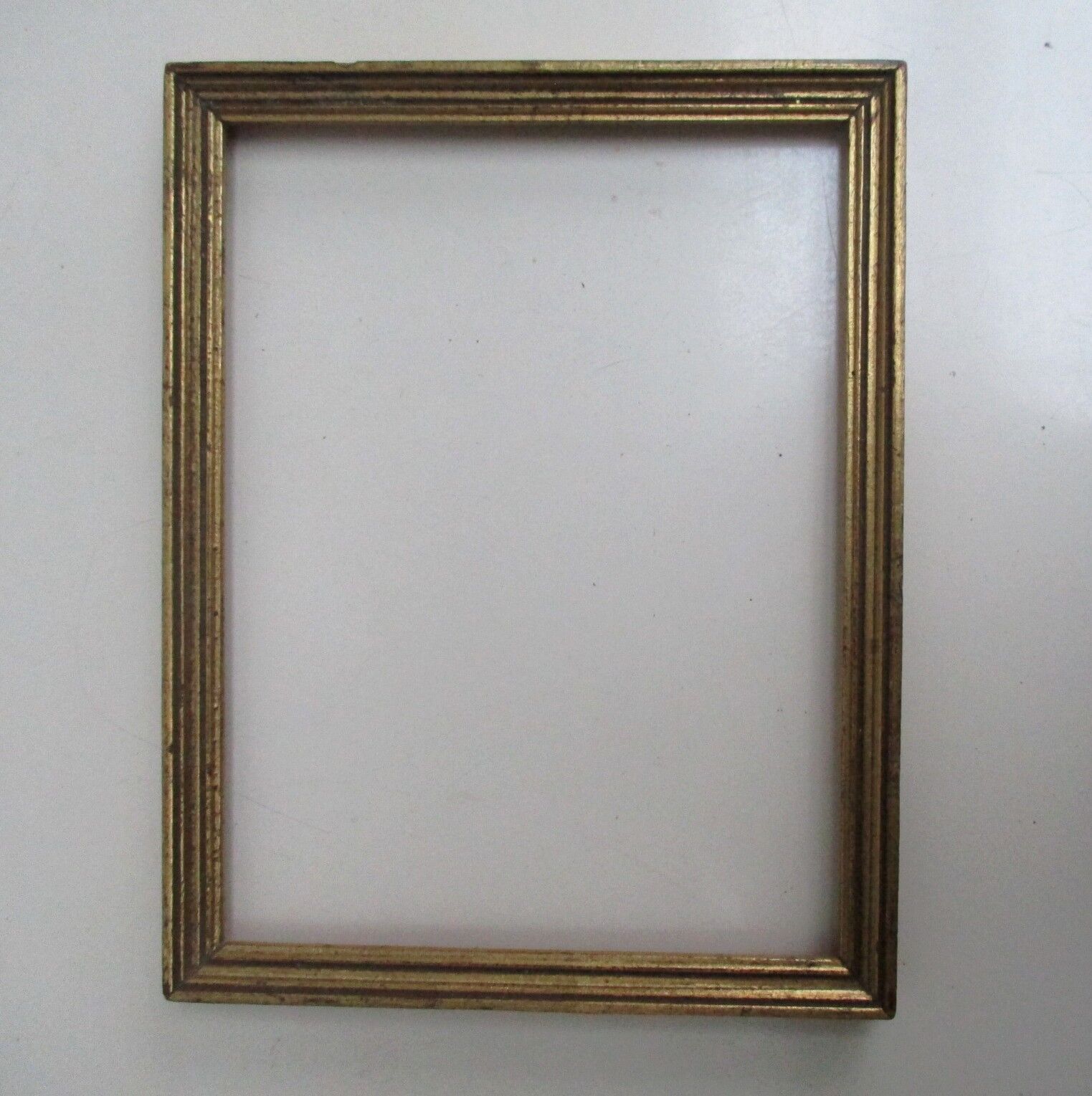 Old gilded wood frame -Foliage 127 x 166 mm
