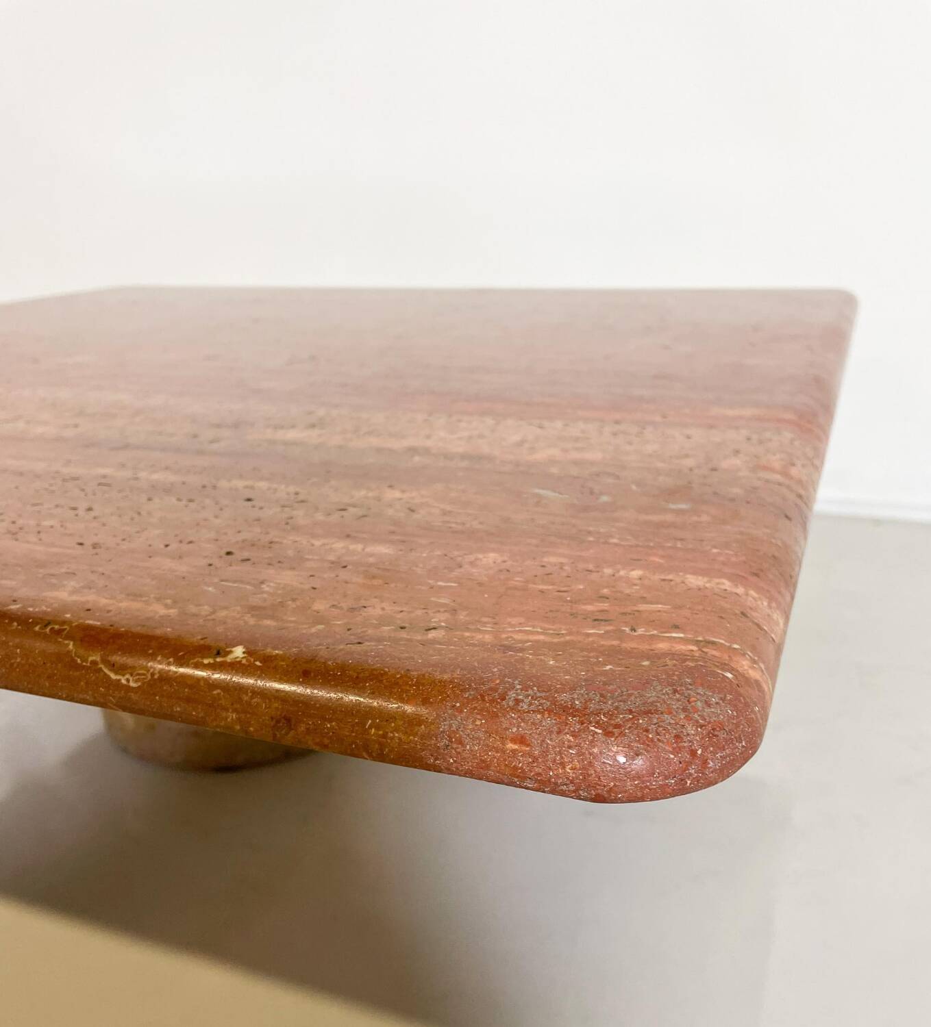 Red travertine coffee table attributed to Angelo Mangiarotti, Italy, 1970s