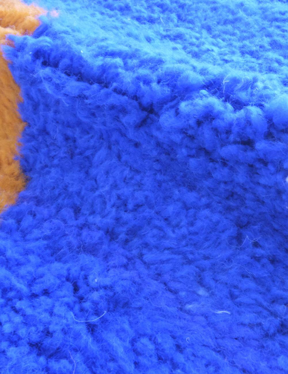 Contemporary Berber Rug - 248 x 155 cm