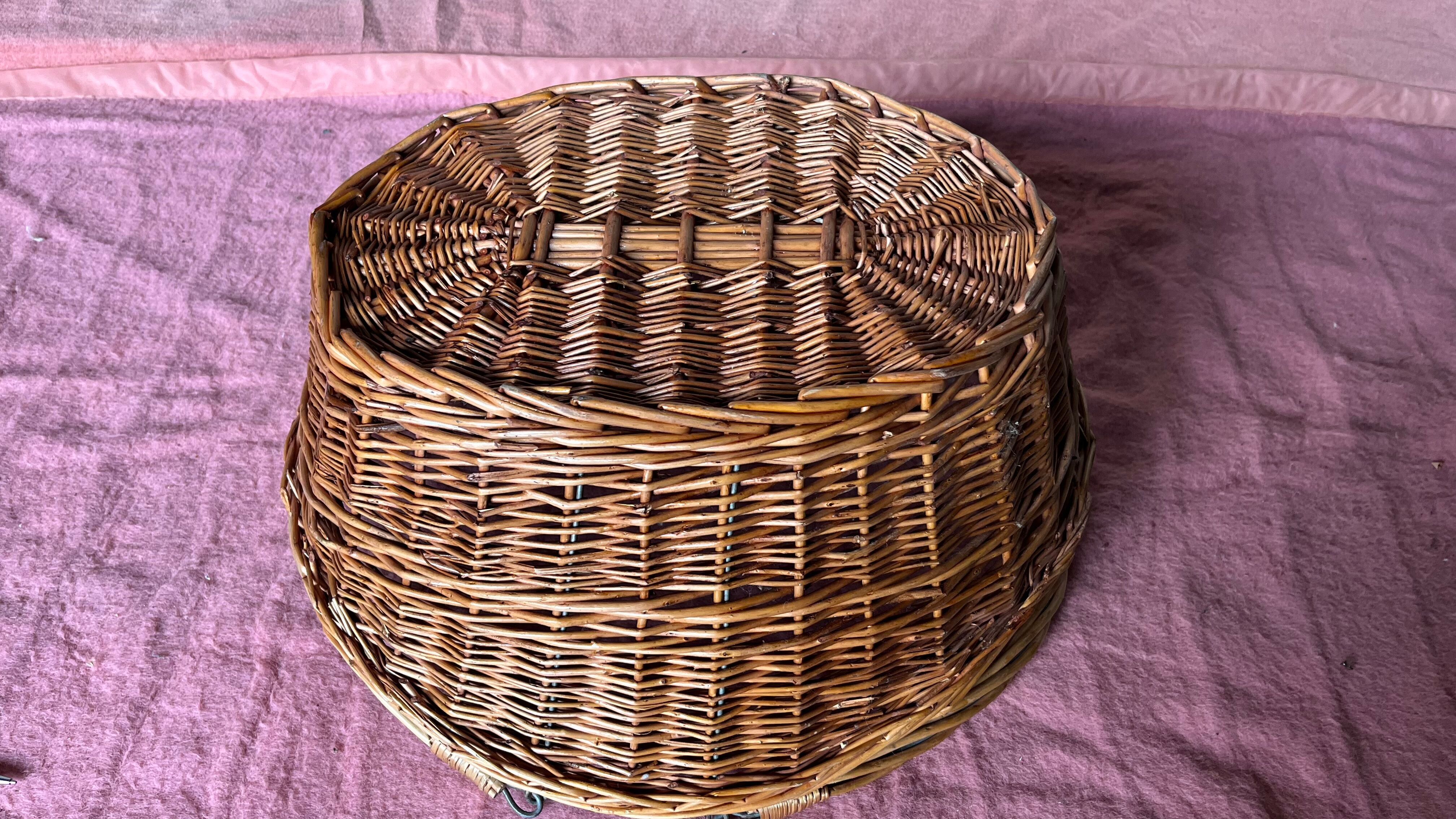 Wicker basket 2 vintage handles