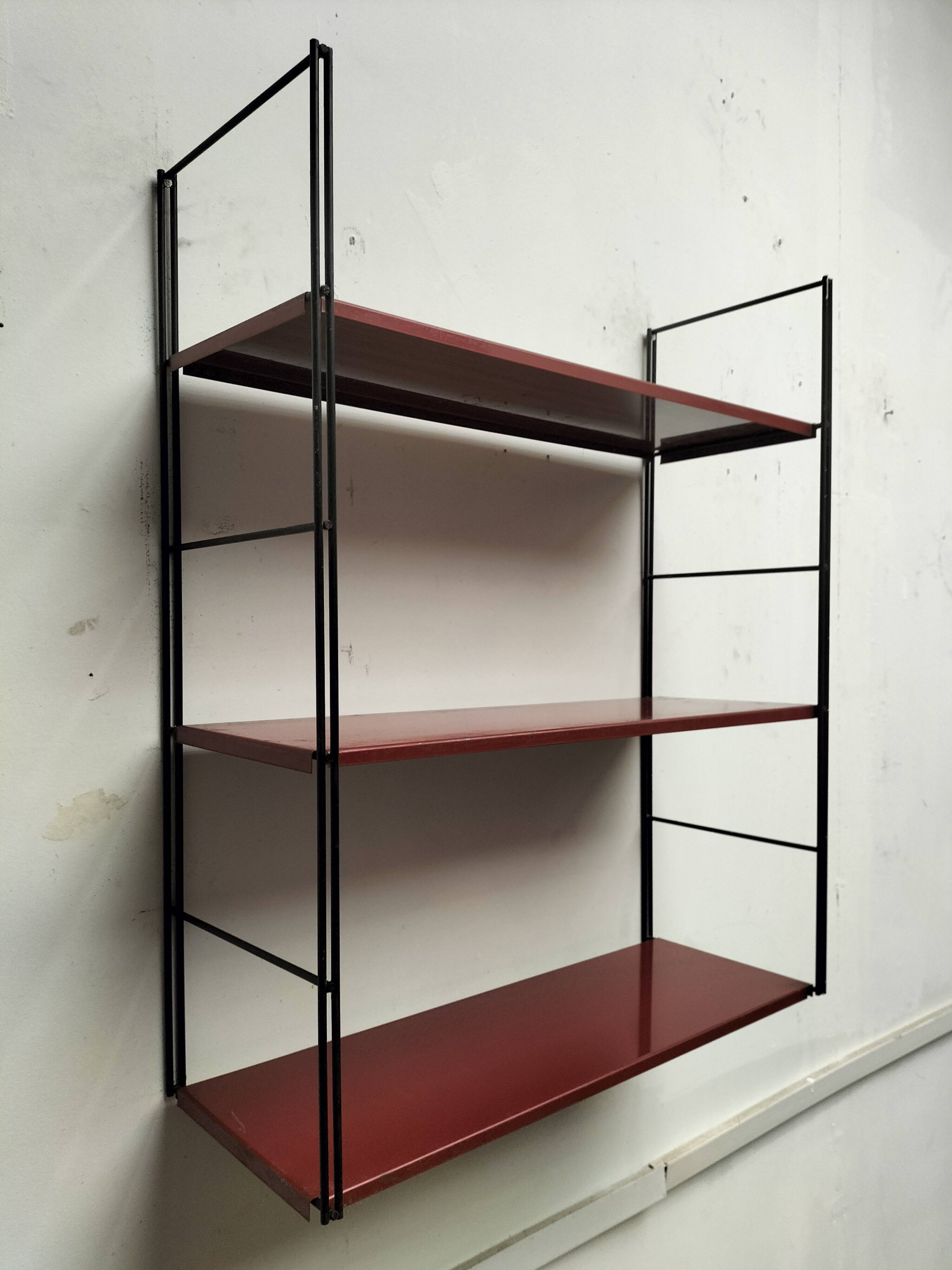 Metal string shelf
