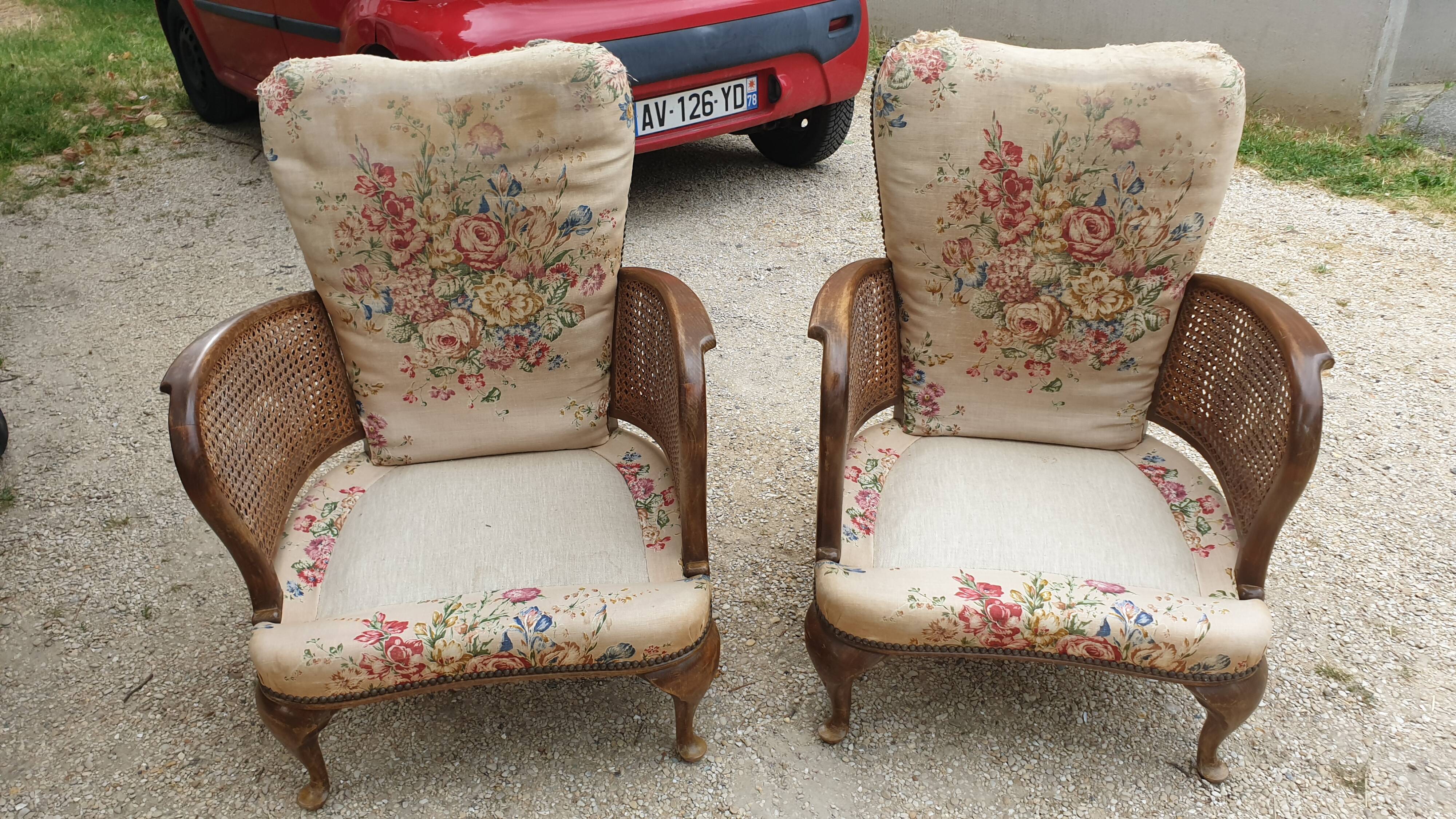 Pair of armchairs in walnut 1930