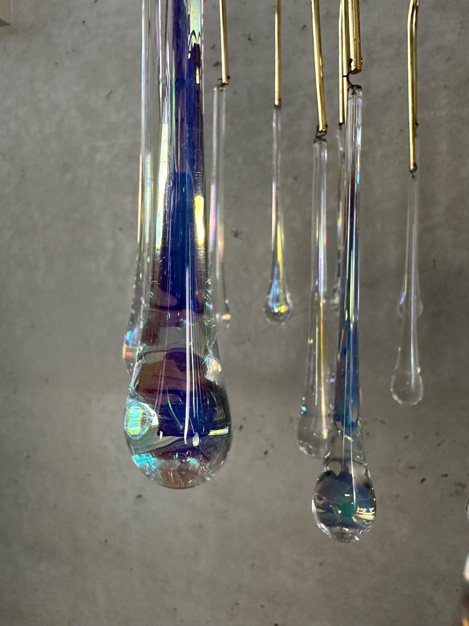 Chandelier en goutte d'eau de style Hollywood Regency – Massif