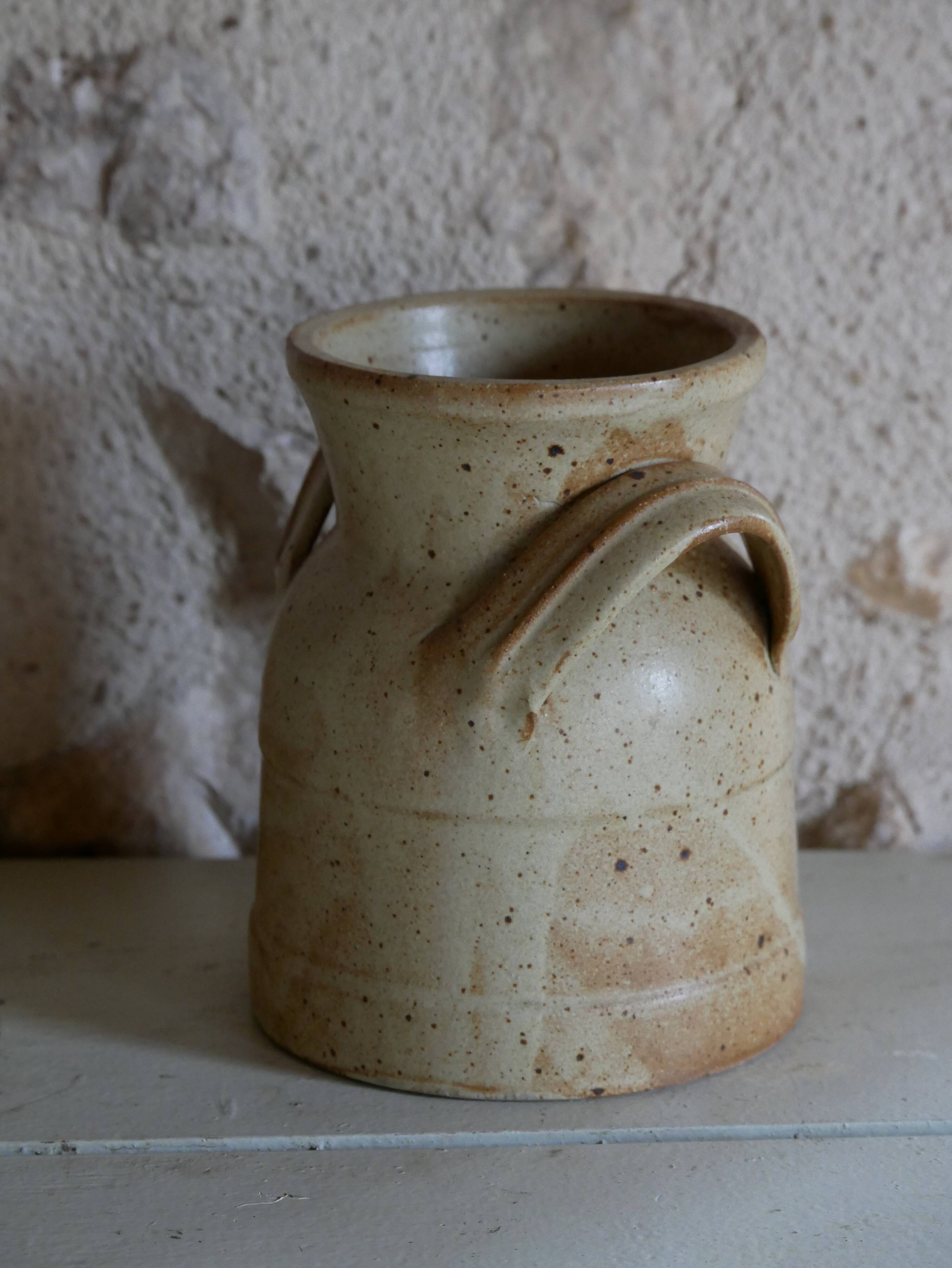 Sandstone pot