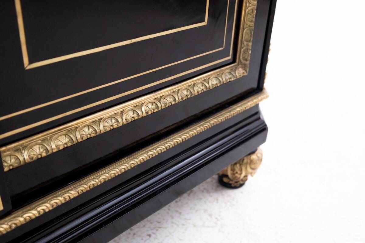 Napoleon III style chest of drawers, France, circa 1880.