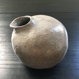 Pichet brutaliste en grès