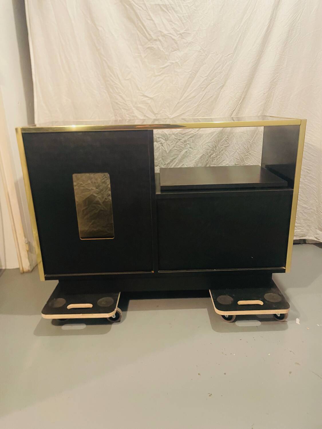 Sideboard, black lacquered and brass Hi-fi unit by Roche Bobois, circa 1970