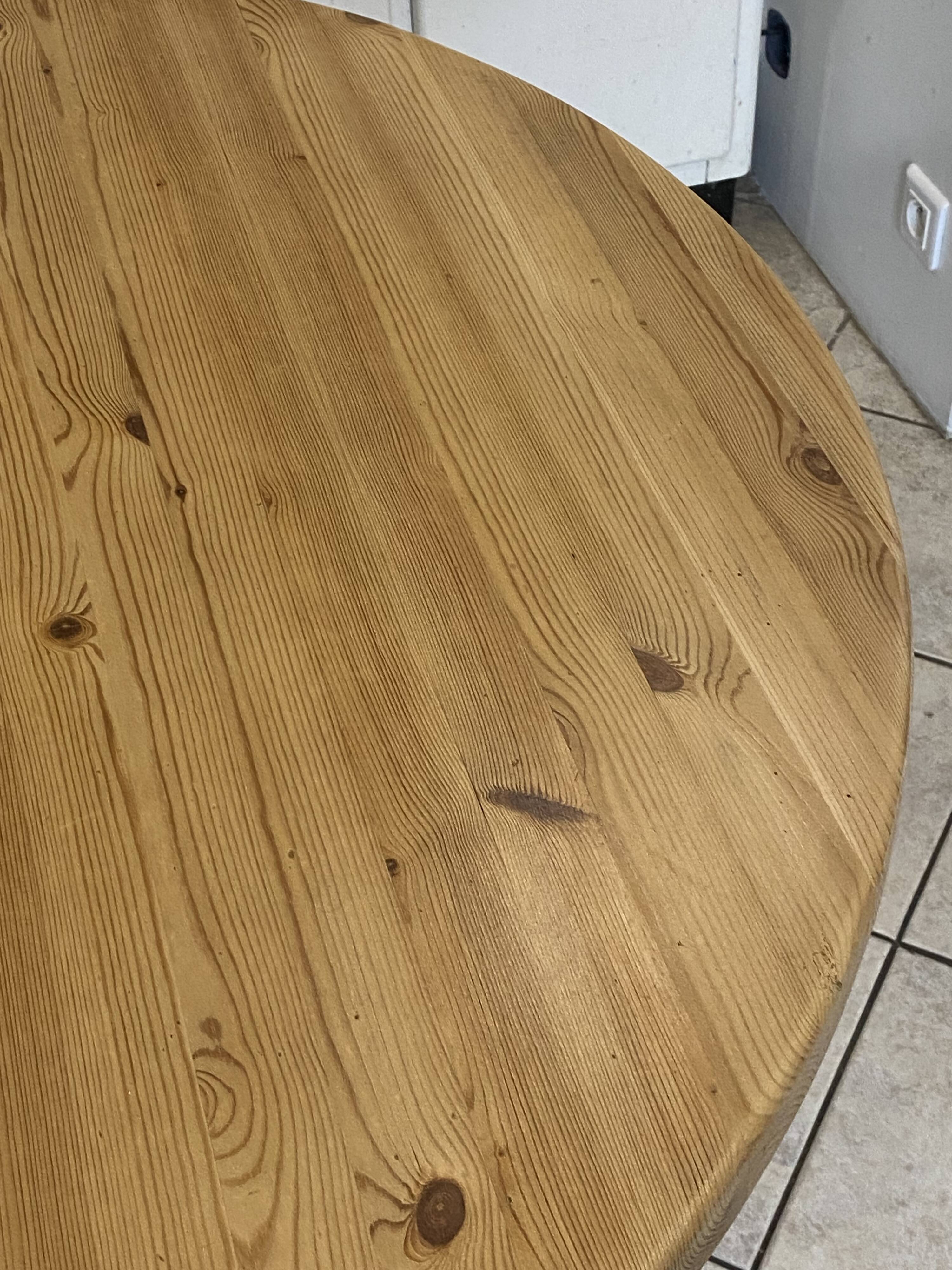 Round table 117cm extendable with a solid pine extension, vintage from the 1970s.