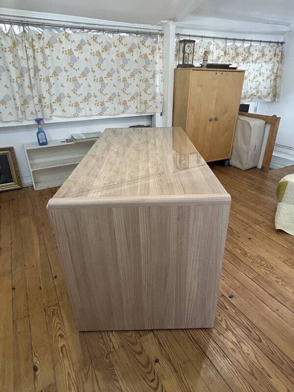 Bureau contemporain bois clair & plateau verre – Maison Noël Paris