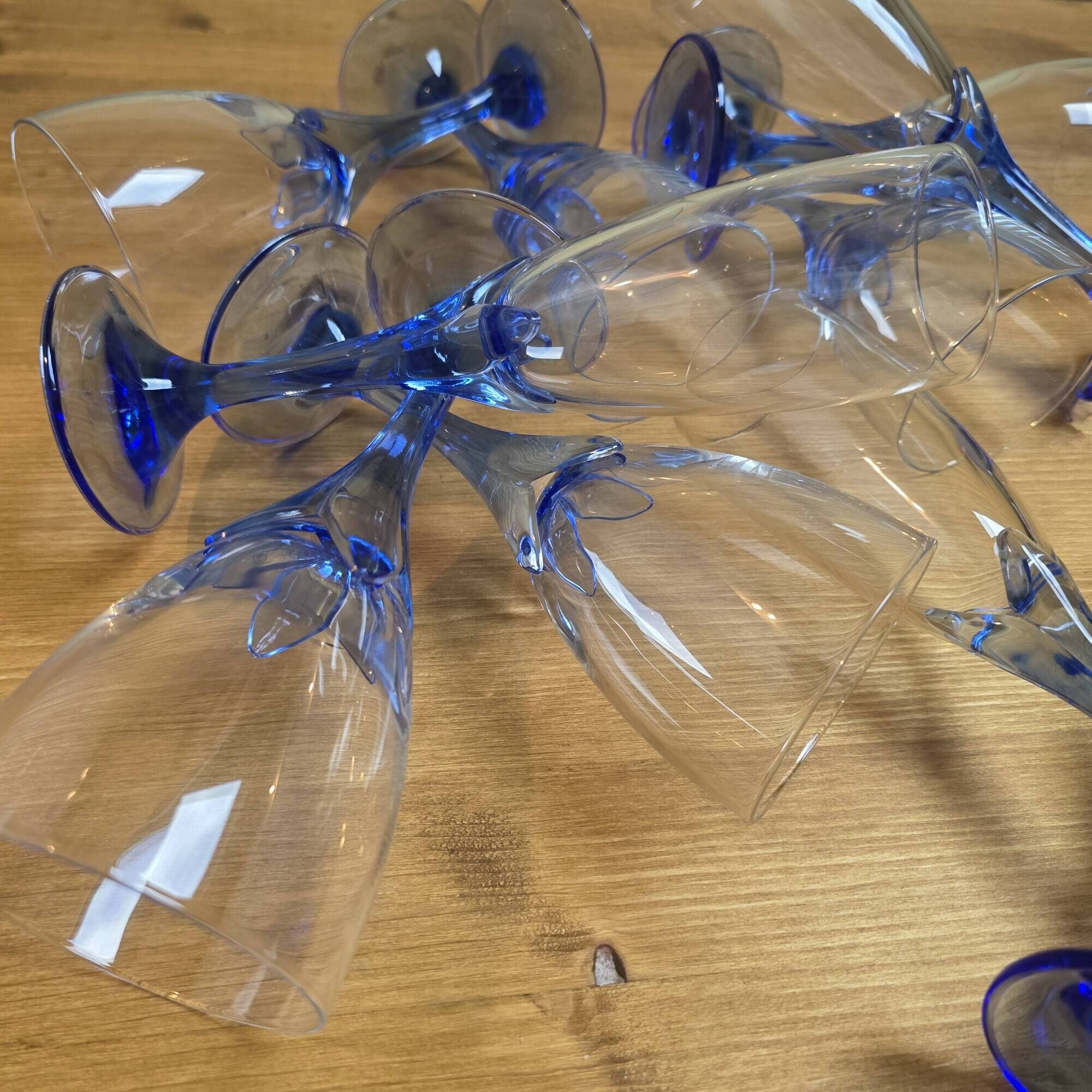 Service of 30 blue footed glasses.