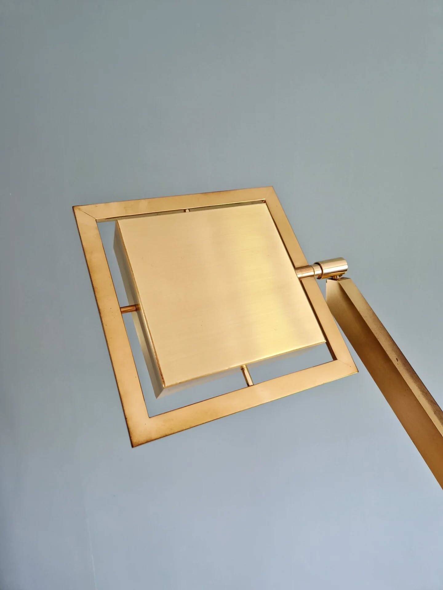 Brass articulated chandelier with counterweight, Hollywood Regency style, 1970-80.