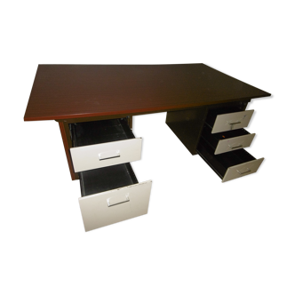 Strafor desk